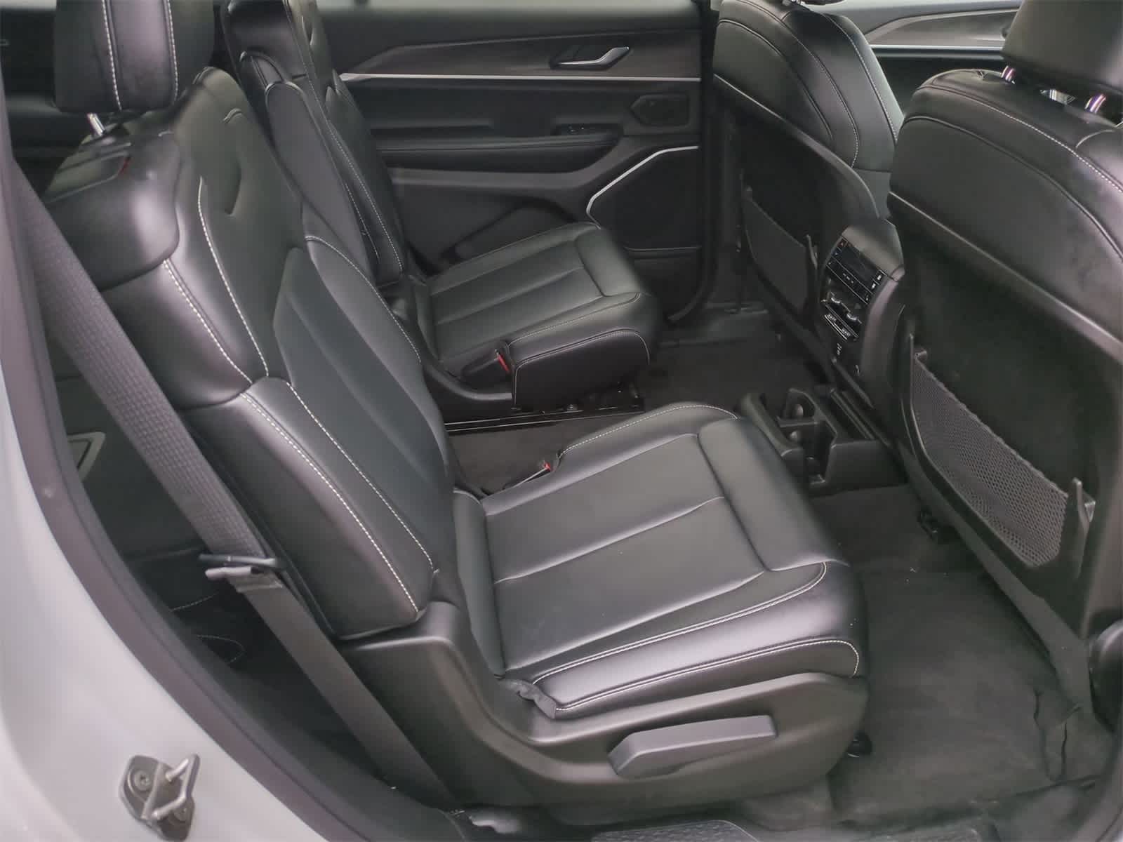 Thumbnail: 2021 Jeep Grand Cherokee L - 18