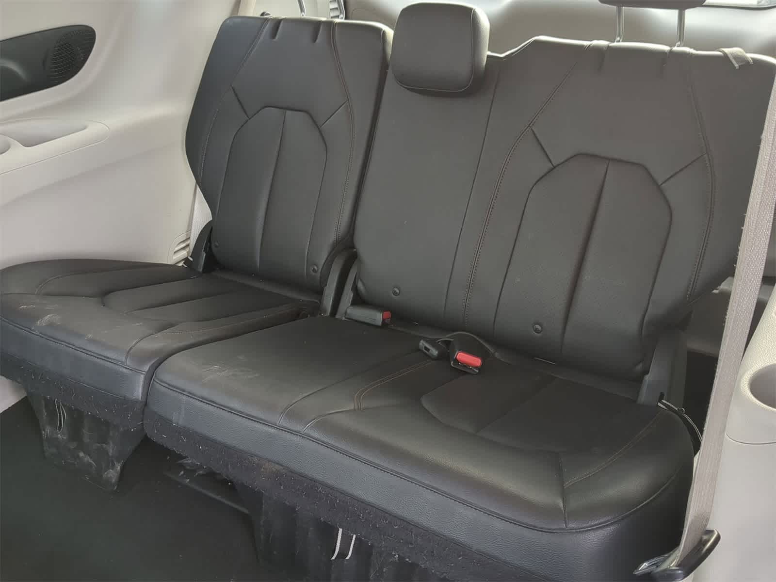 Thumbnail: 2017 Chrysler Pacifica - 28