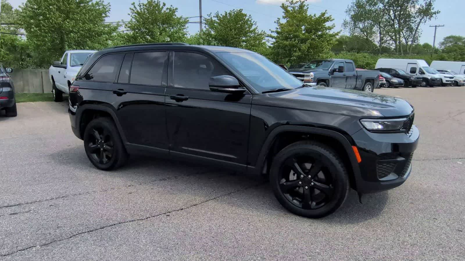 Thumbnail: 2023 Jeep Grand Cherokee - 2