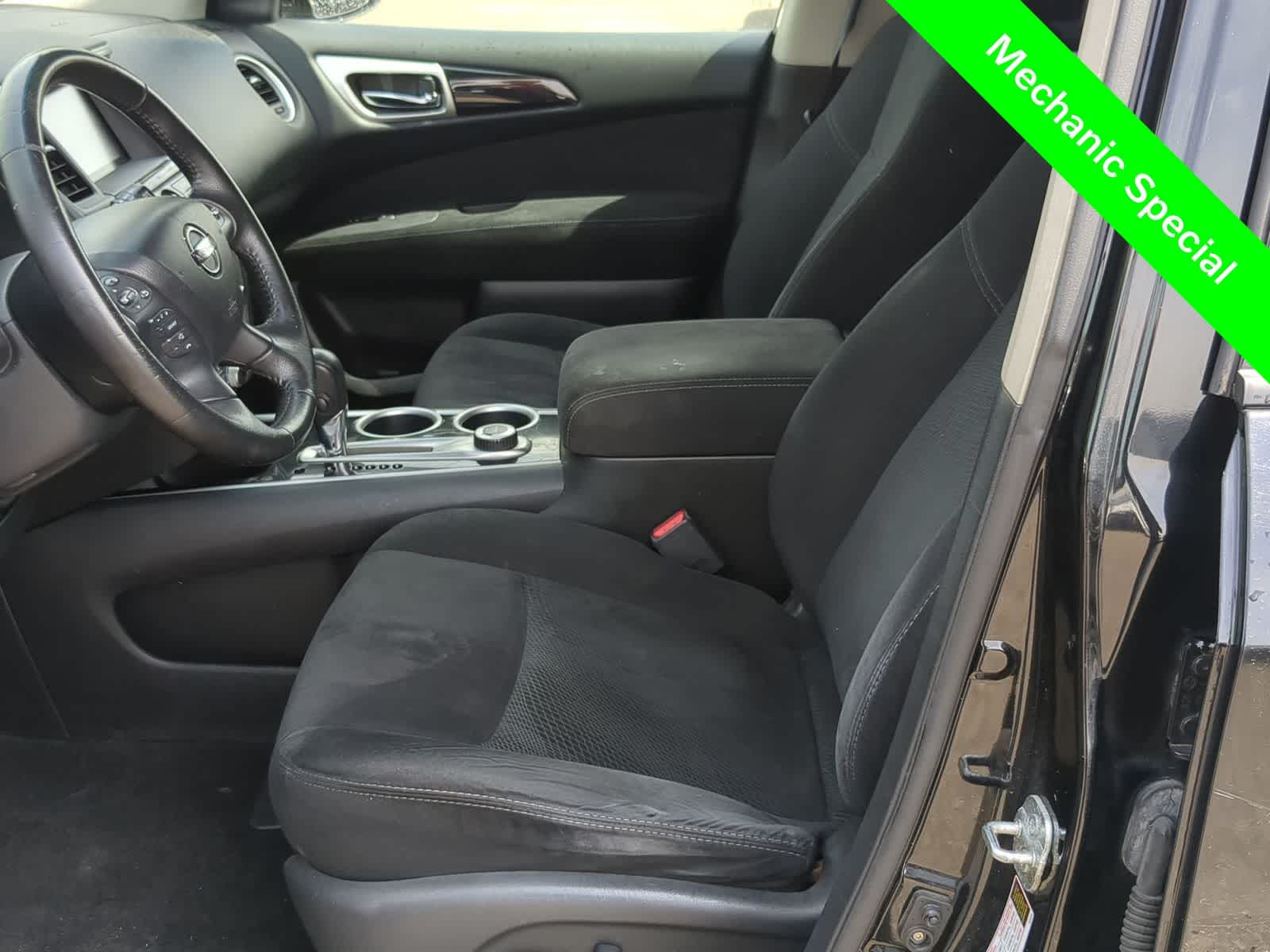 Thumbnail: 2013 Nissan Pathfinder - 16