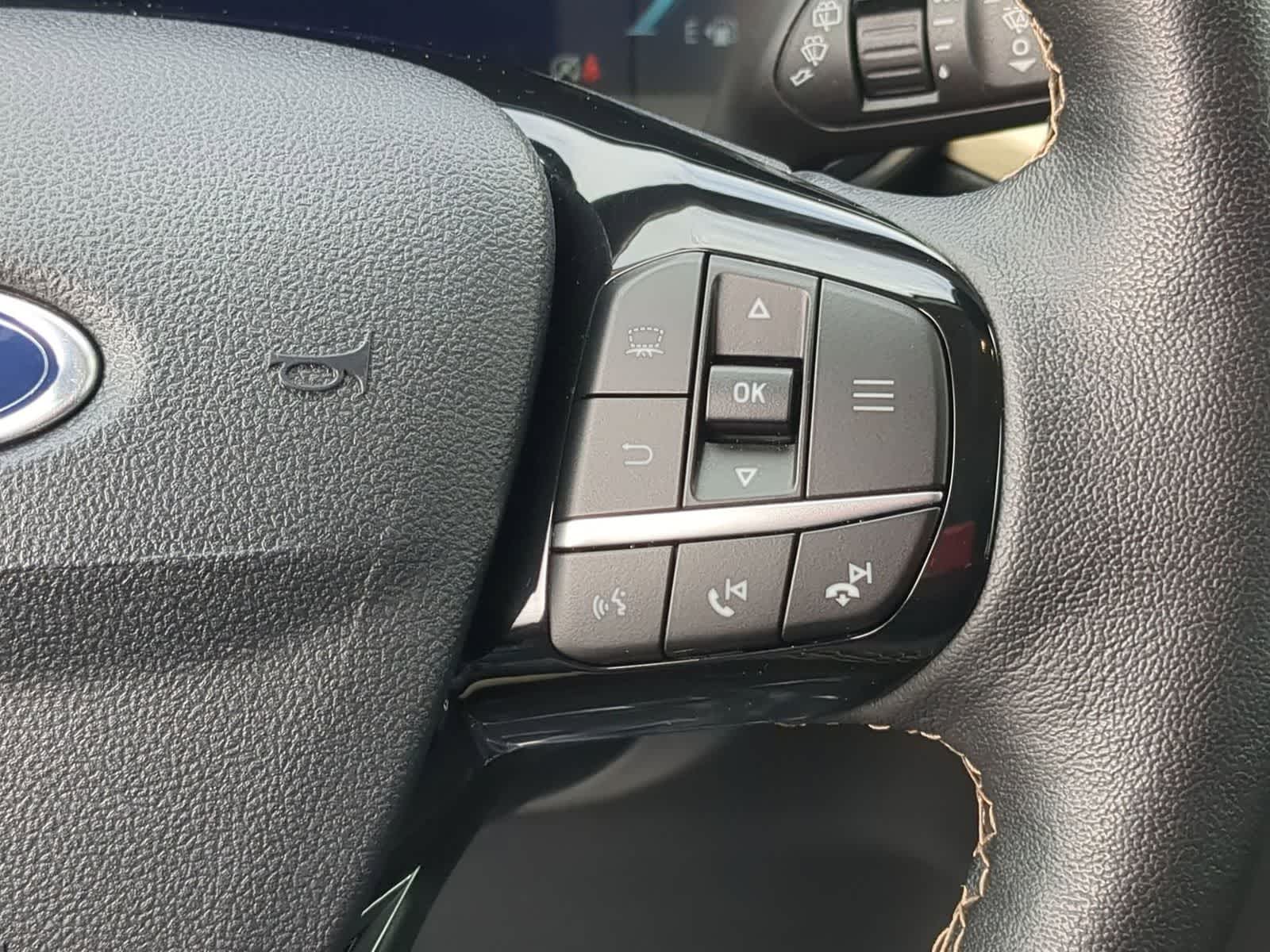 Thumbnail: 2022 Ford Escape - 24