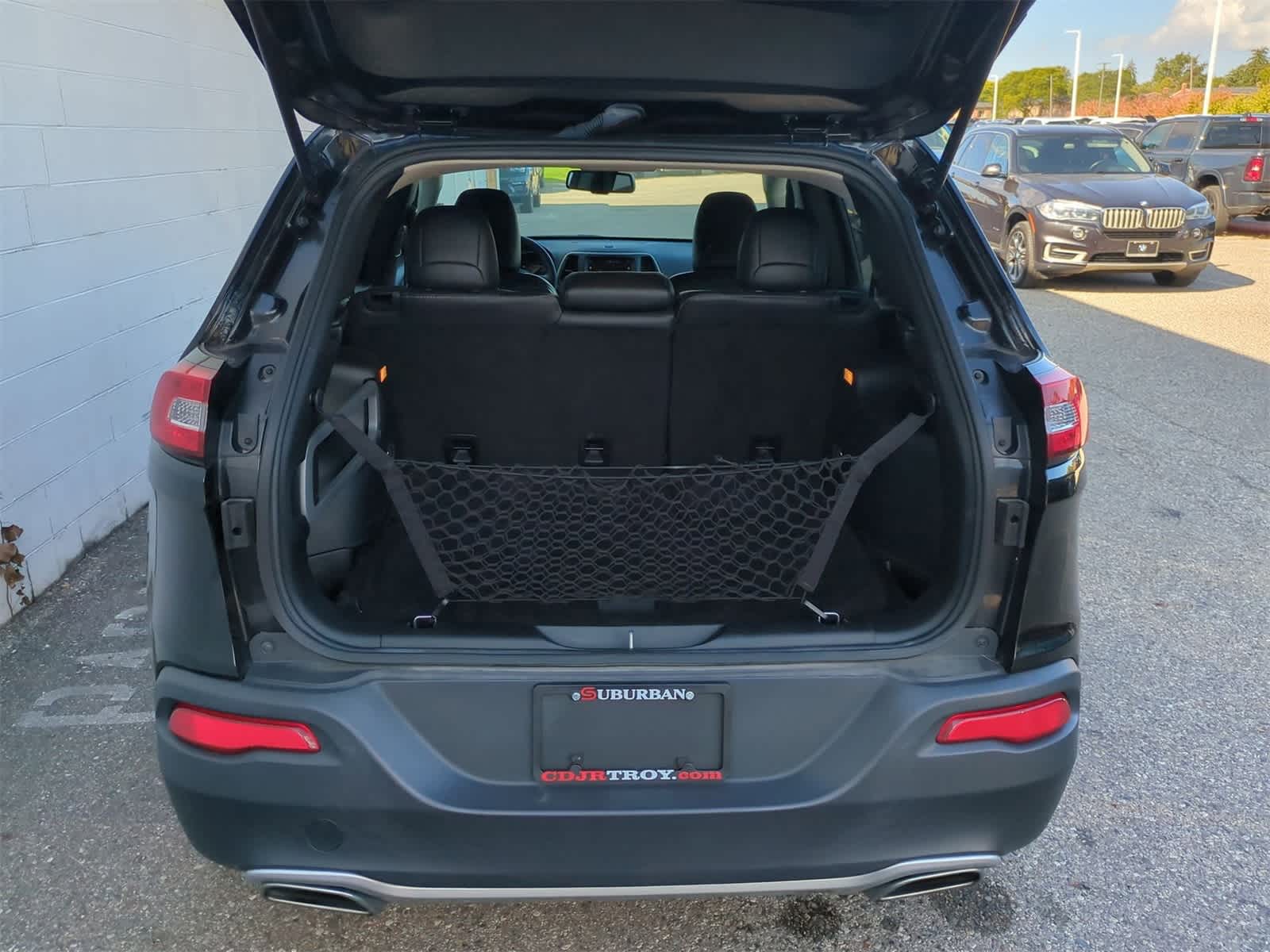 Thumbnail: 2016 Jeep Cherokee - 35