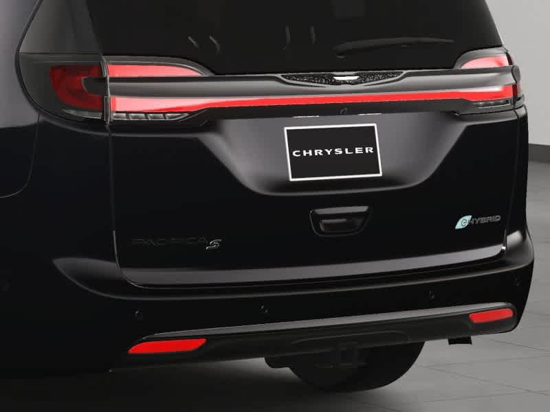 Thumbnail: 2025 Chrysler Pacifica - 16