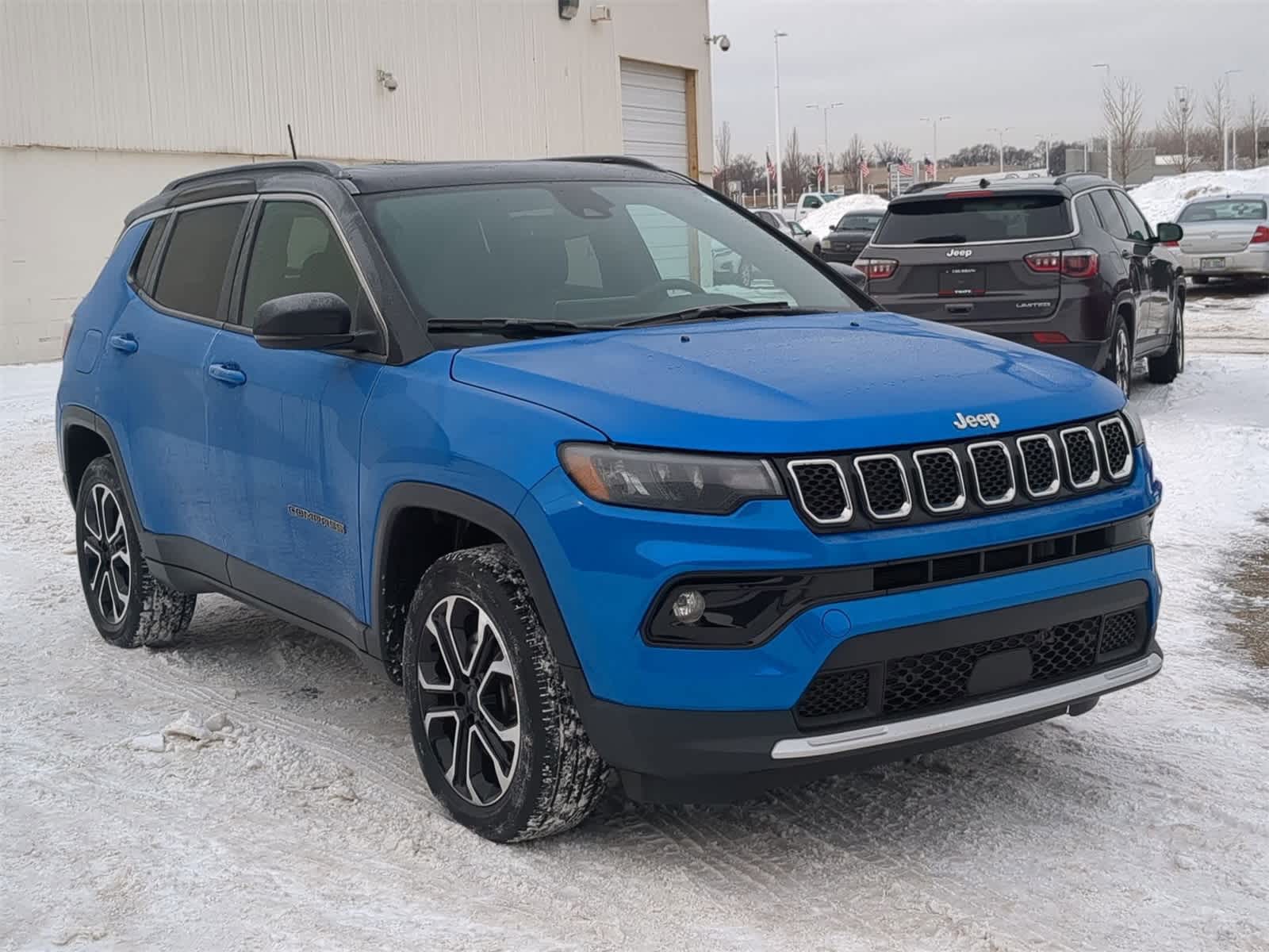 Thumbnail: 2023 Jeep Compass - 16