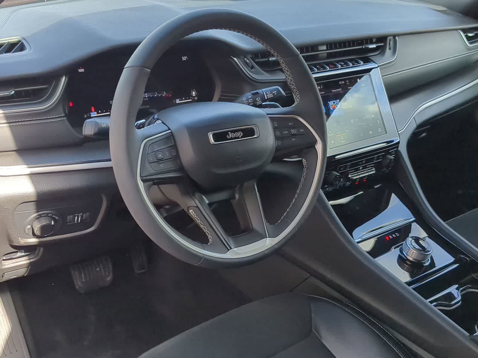 Thumbnail: 2023 Jeep Grand Cherokee - 10