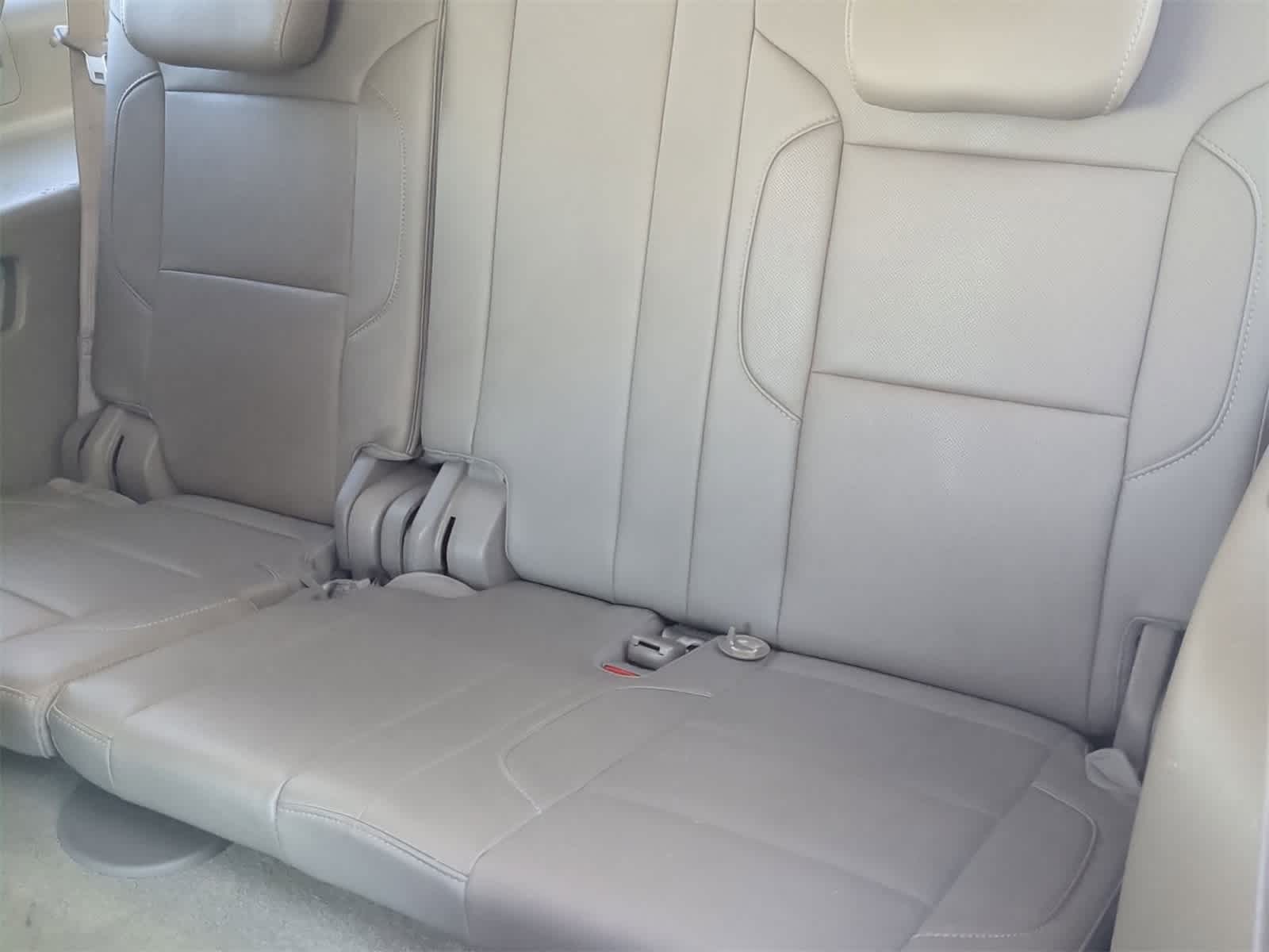 Thumbnail: 2016 Chevrolet Suburban - 28