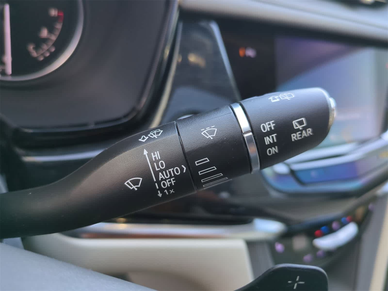 Thumbnail: 2022 Cadillac XT6 - 26