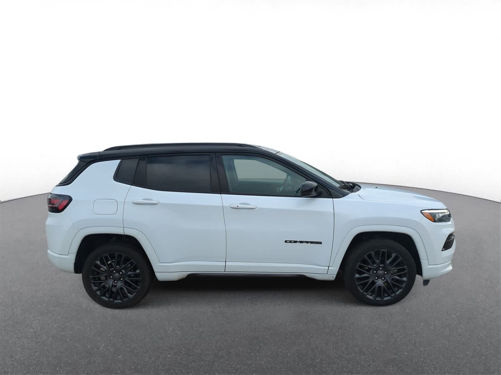 Thumbnail: 2022 Jeep Compass - 9