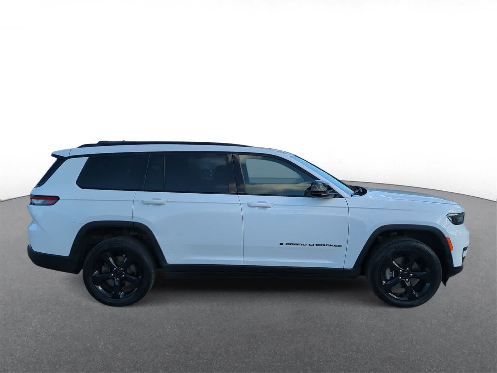 Thumbnail: 2023 Jeep Grand Cherokee L - 9