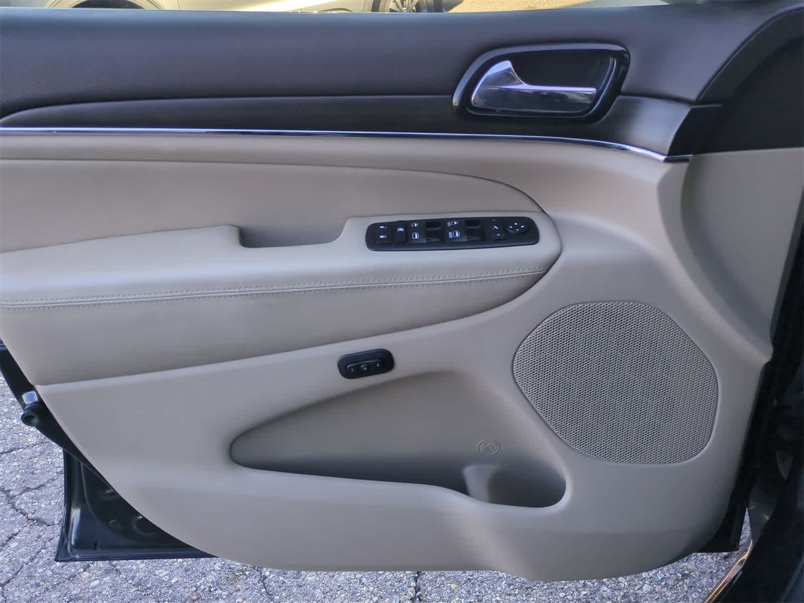 Thumbnail: 2019 Jeep Grand Cherokee - 30