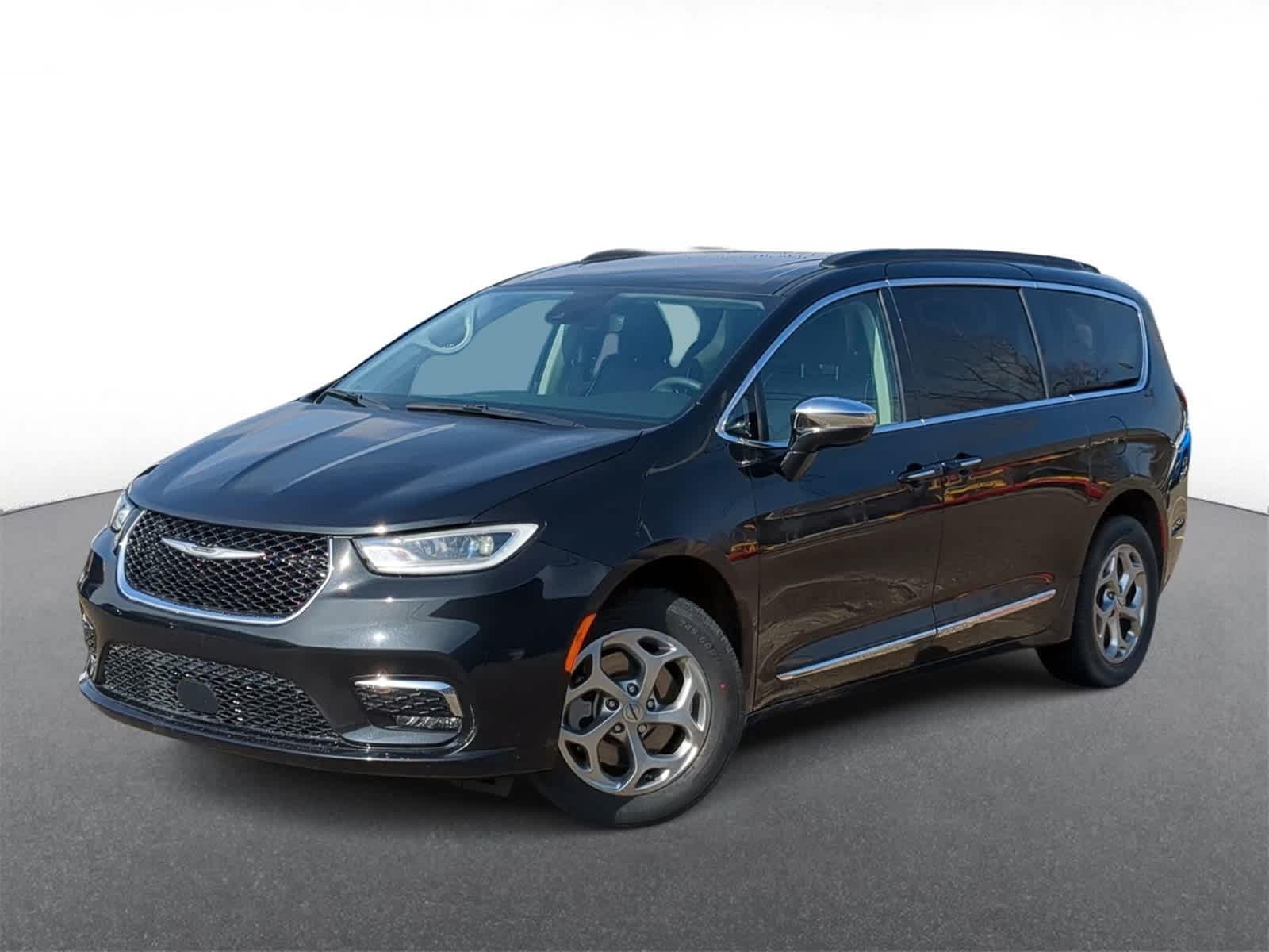 Thumbnail: 2023 Chrysler Pacifica - 1