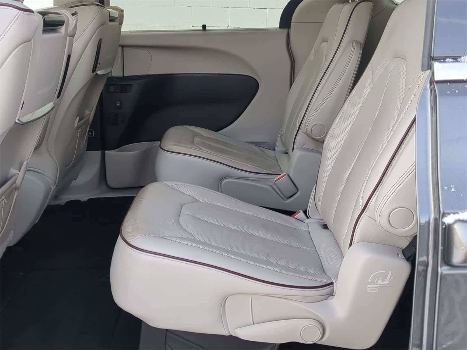 Thumbnail: 2020 Chrysler Pacifica - 19