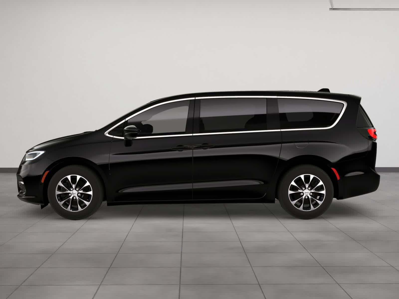 Thumbnail: 2026 Chrysler Pacifica - 3