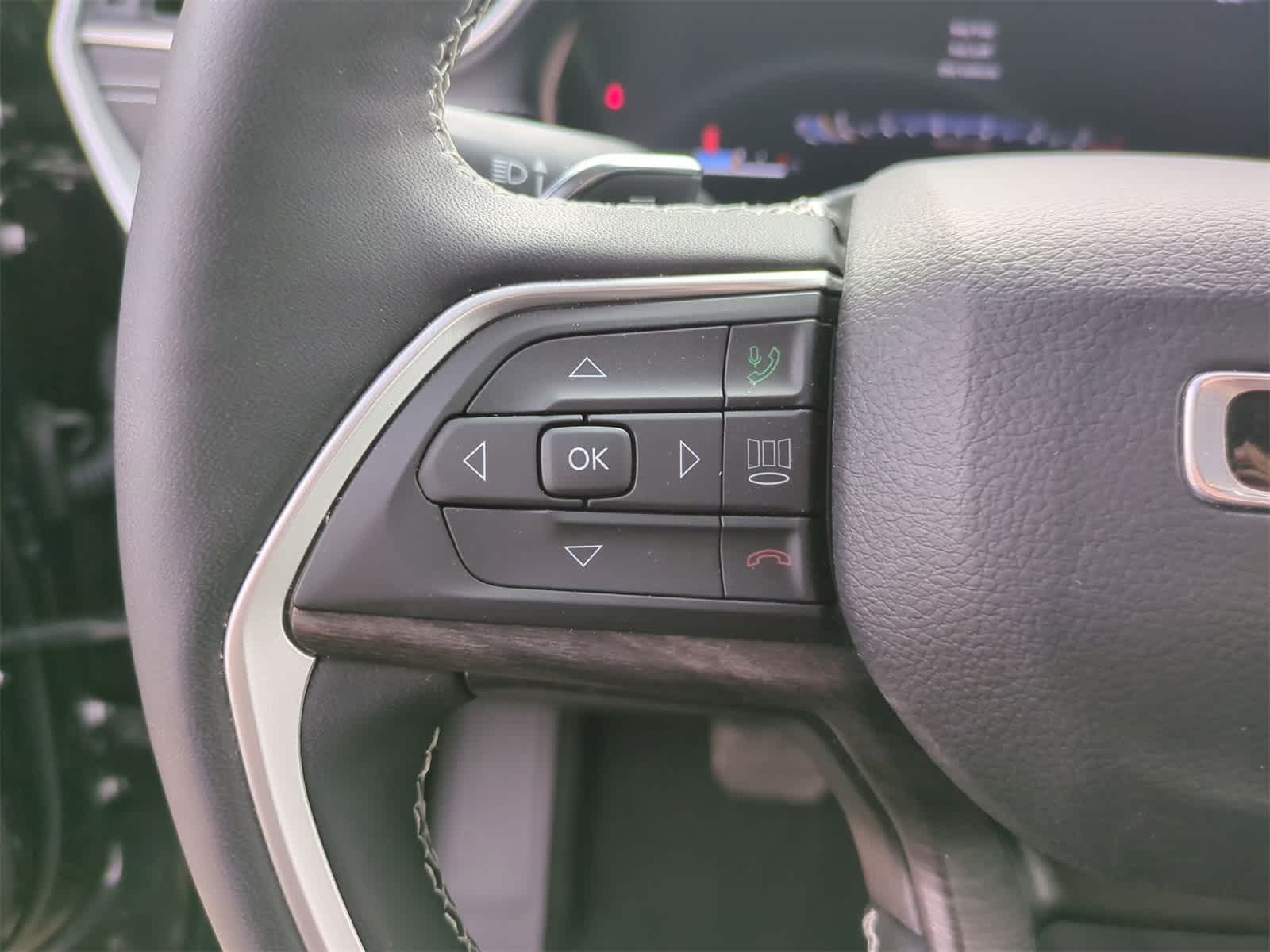 Thumbnail: 2023 Jeep Grand Cherokee - 23