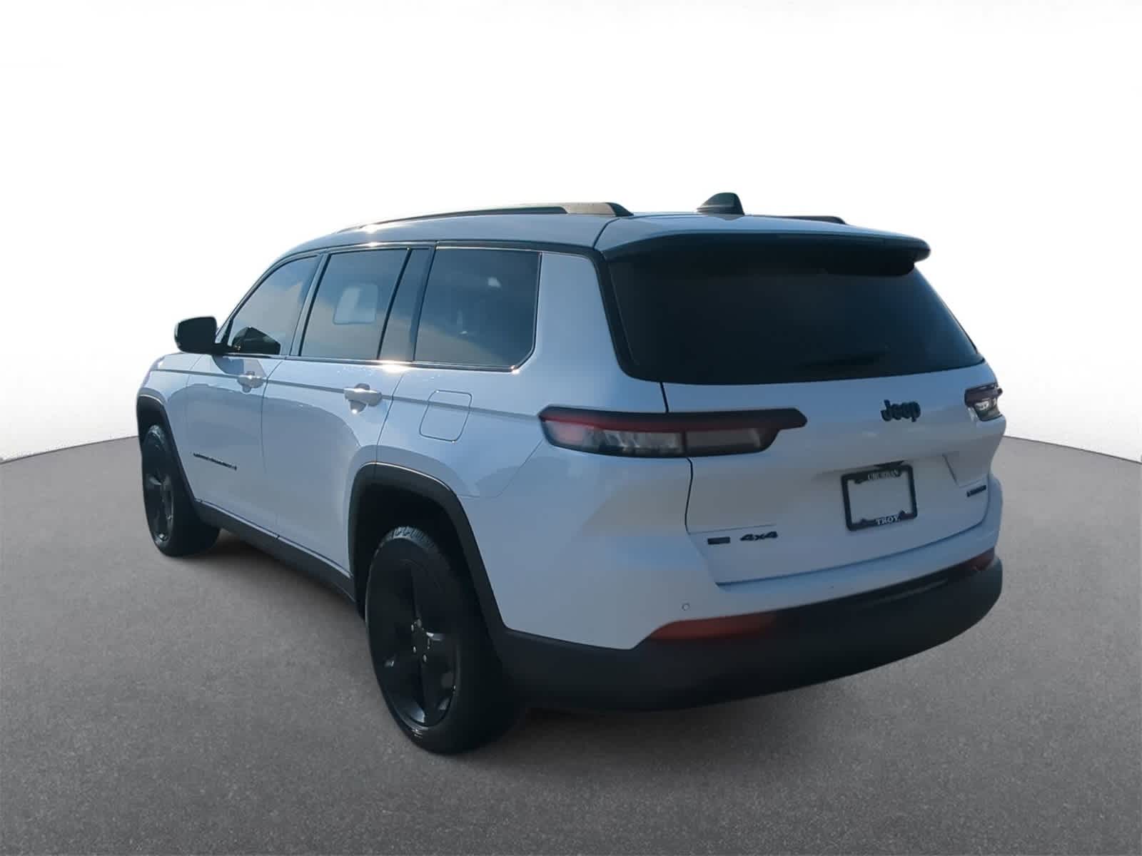 Thumbnail: 2022 Jeep Grand Cherokee L - 6