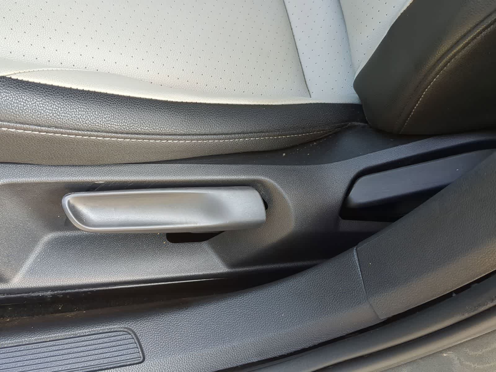 Thumbnail: 2021 Volkswagen Jetta - 24