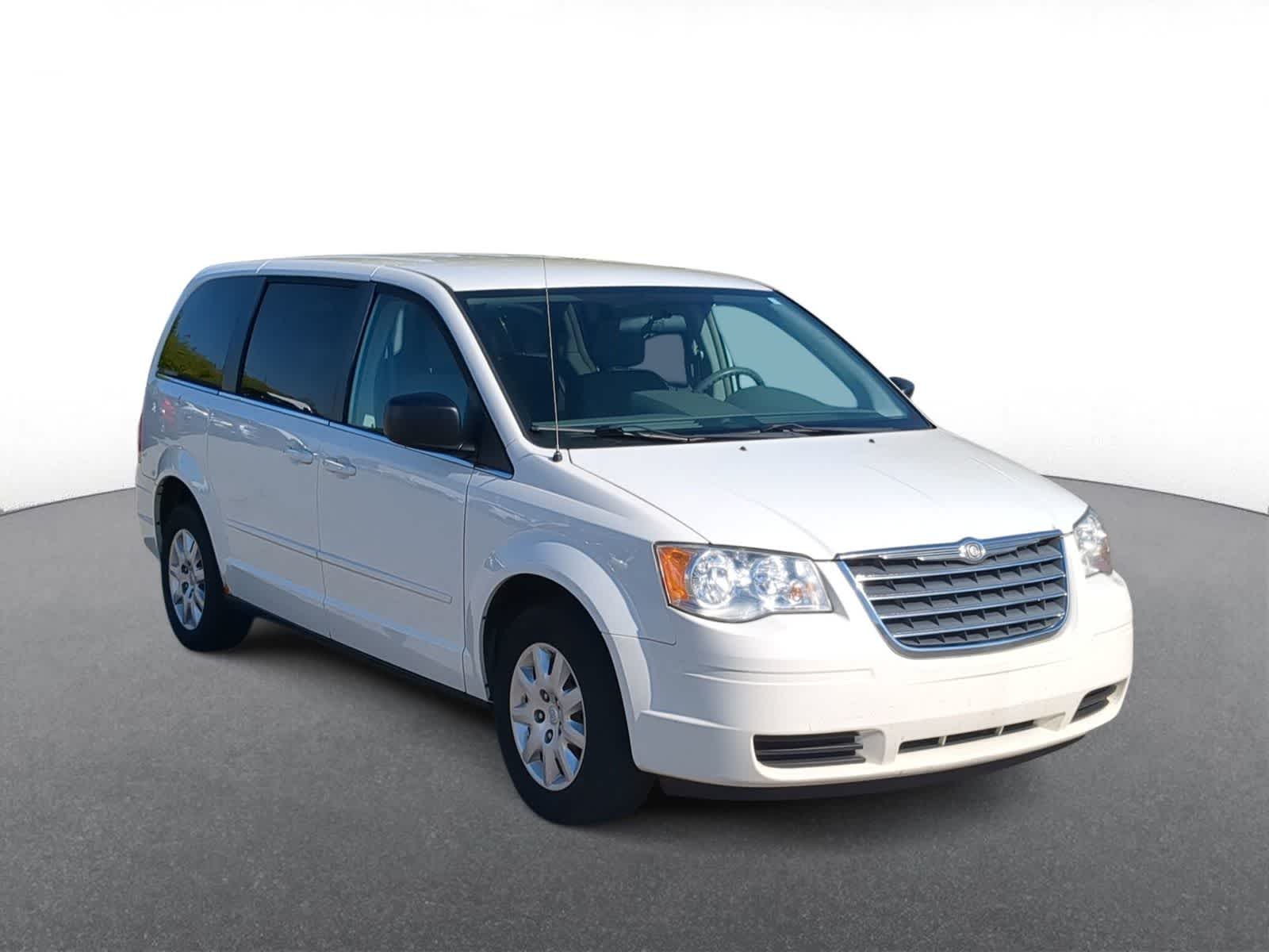 Thumbnail: 2010 Chrysler Town & Country - 2