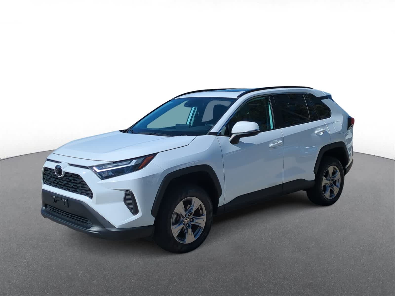 2023 Toyota RAV4 XLE photo 4