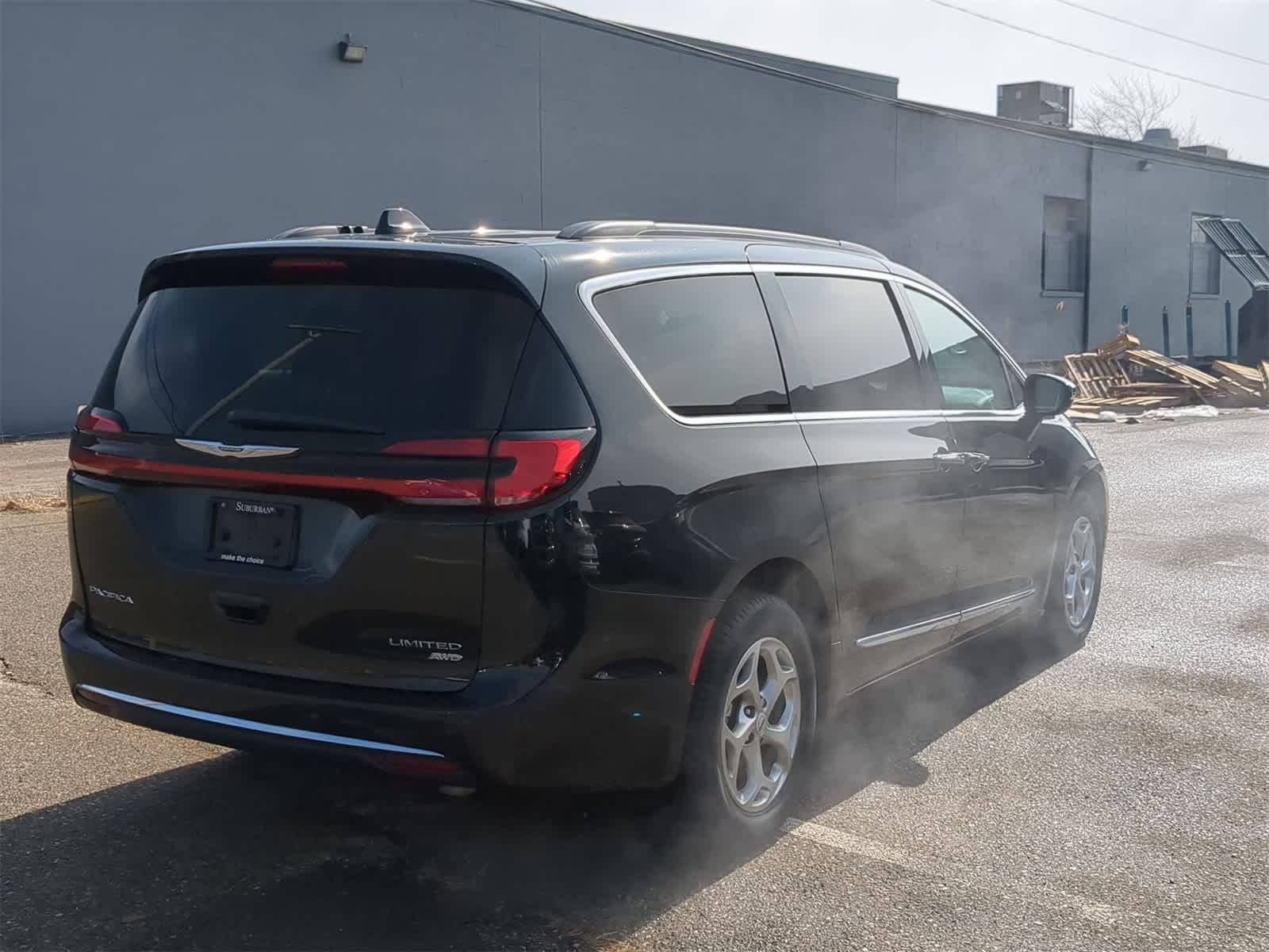 Thumbnail: 2023 Chrysler Pacifica - 14