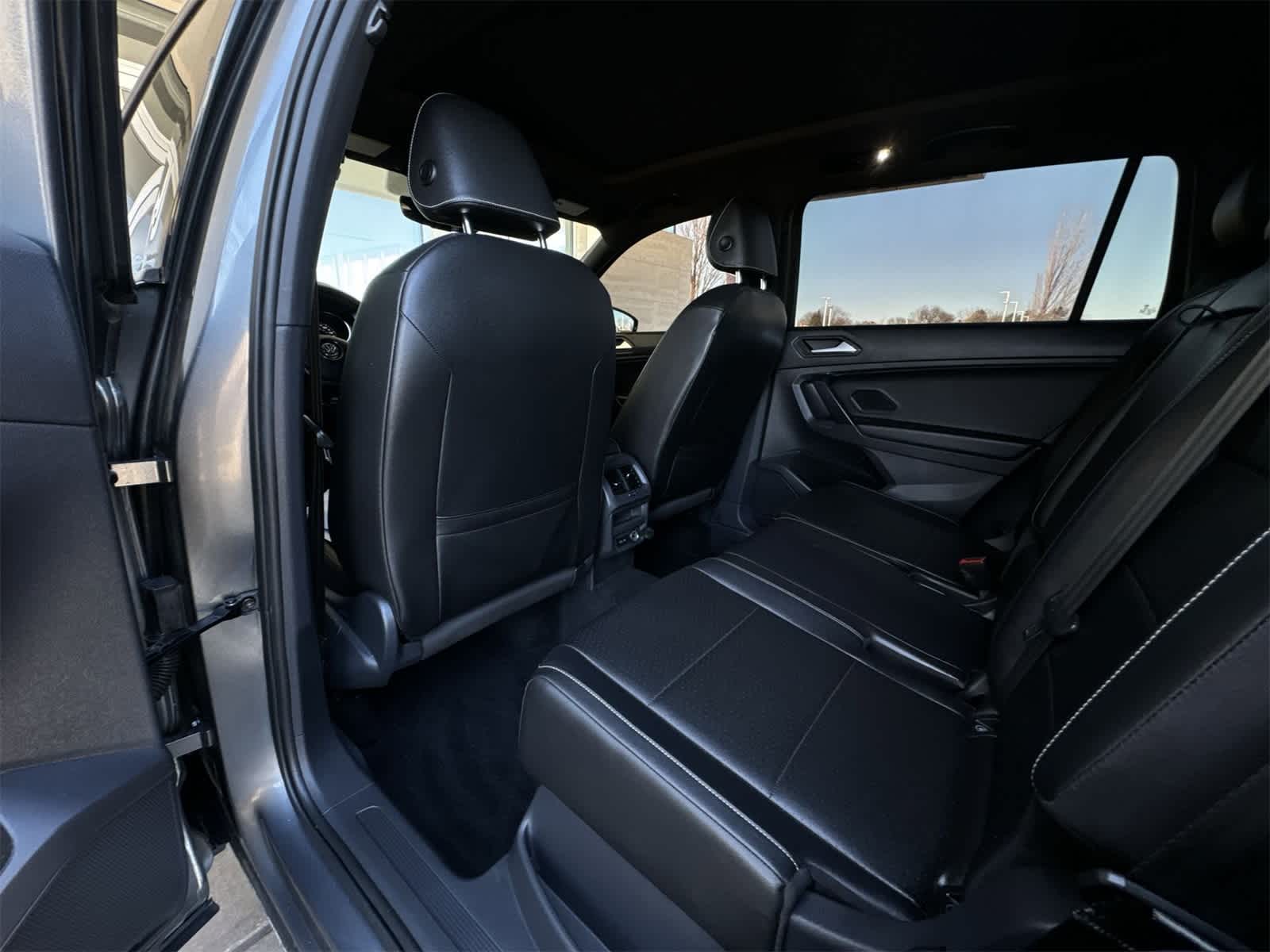 Thumbnail: 2021 Volkswagen Tiguan - 19