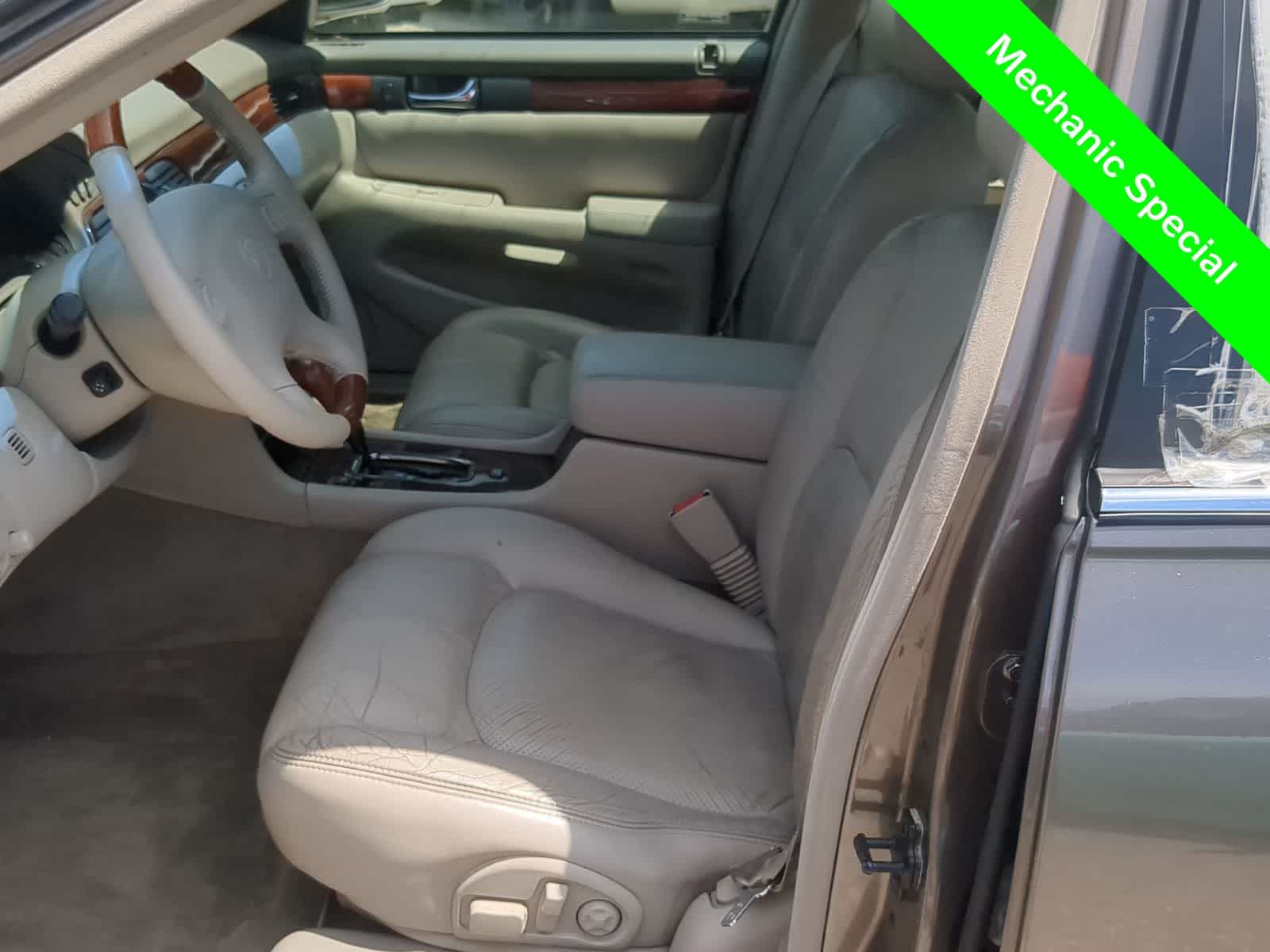 Thumbnail: 2000 Cadillac Seville - 8