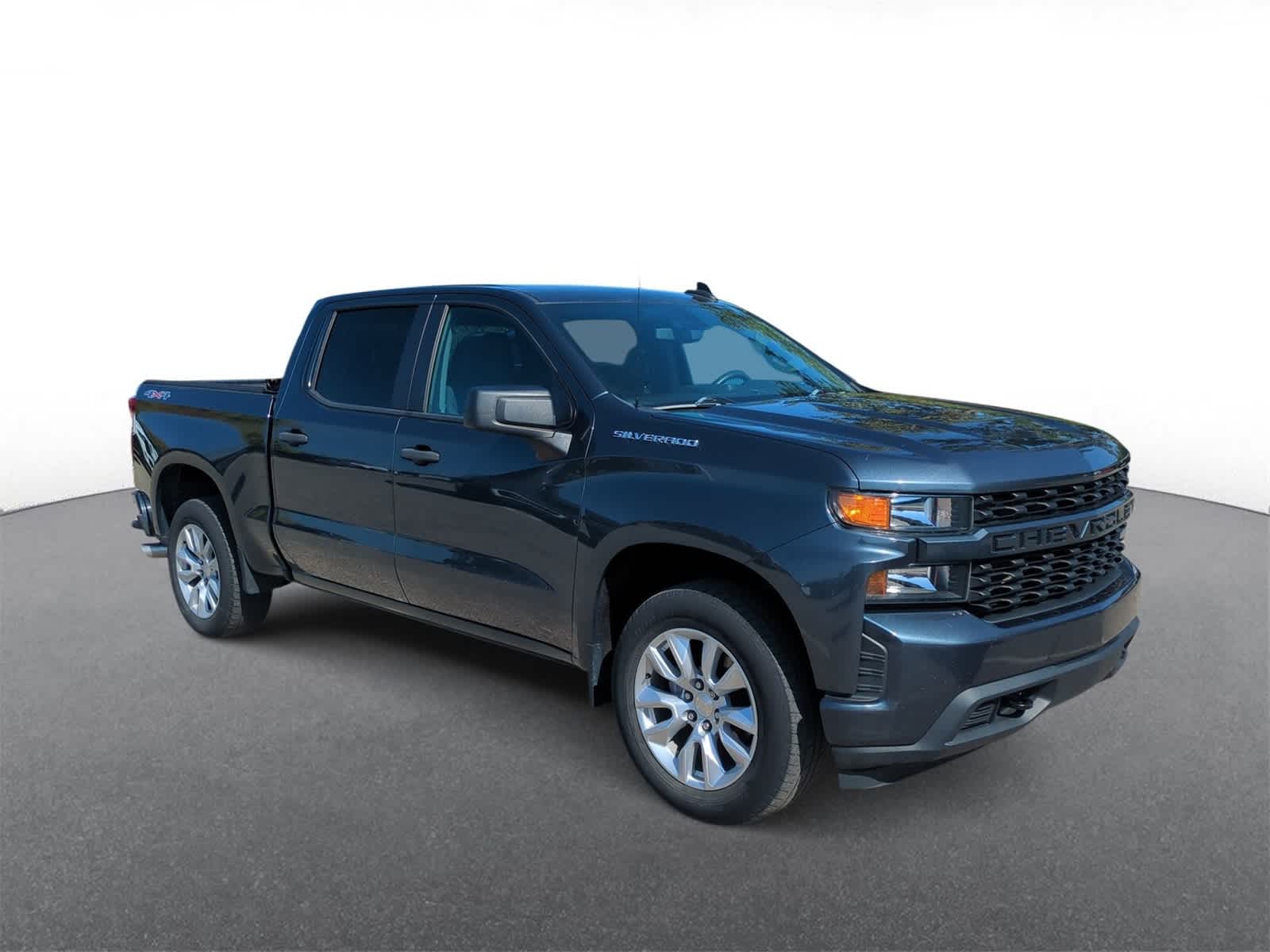 2020 Chevrolet Silverado 1500 Custom photo 2
