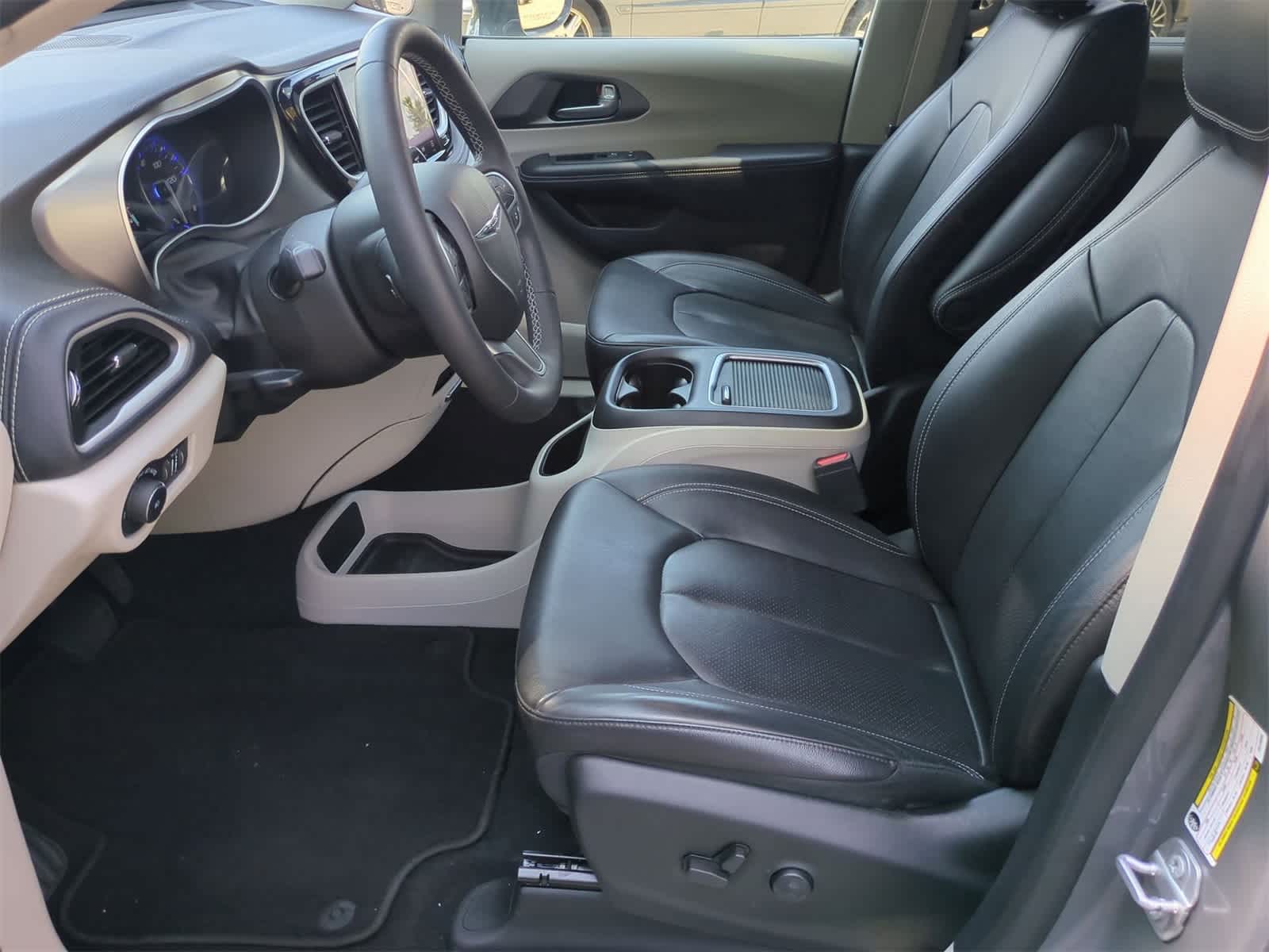 2022 Chrysler Pacifica Touring L 15