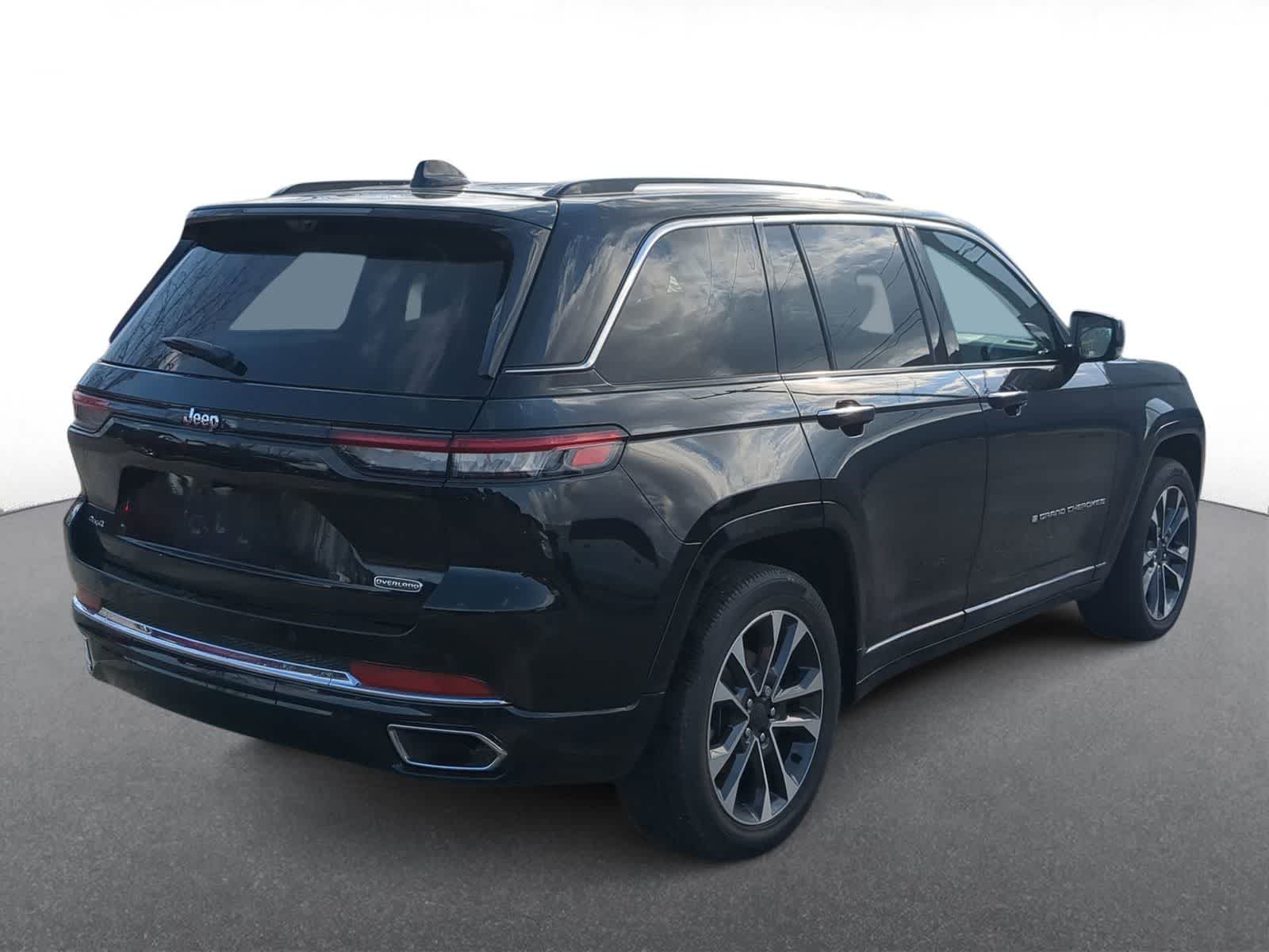 Thumbnail: 2023 Jeep Grand Cherokee - 8