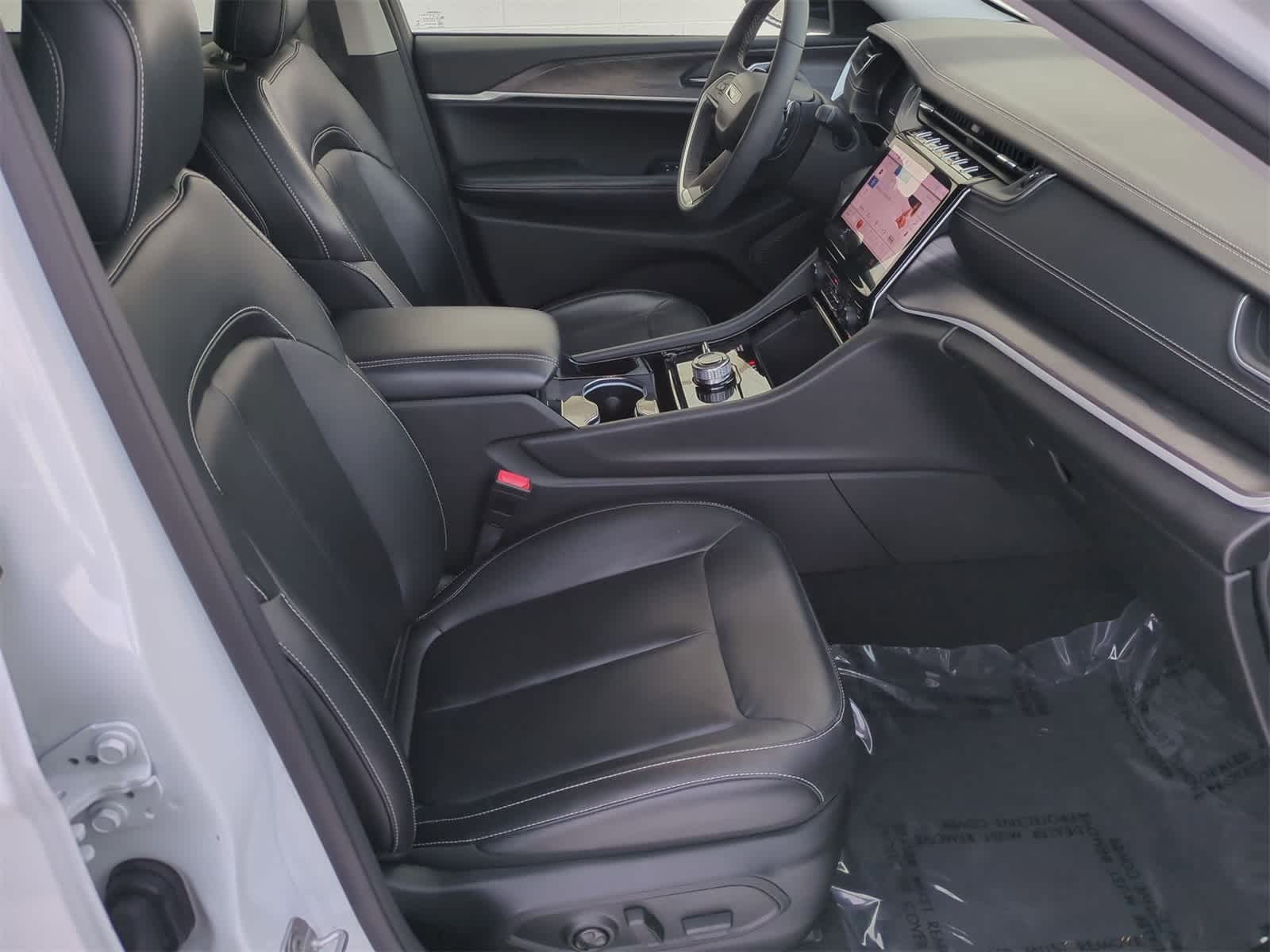 Thumbnail: 2023 Jeep Grand Cherokee - 21