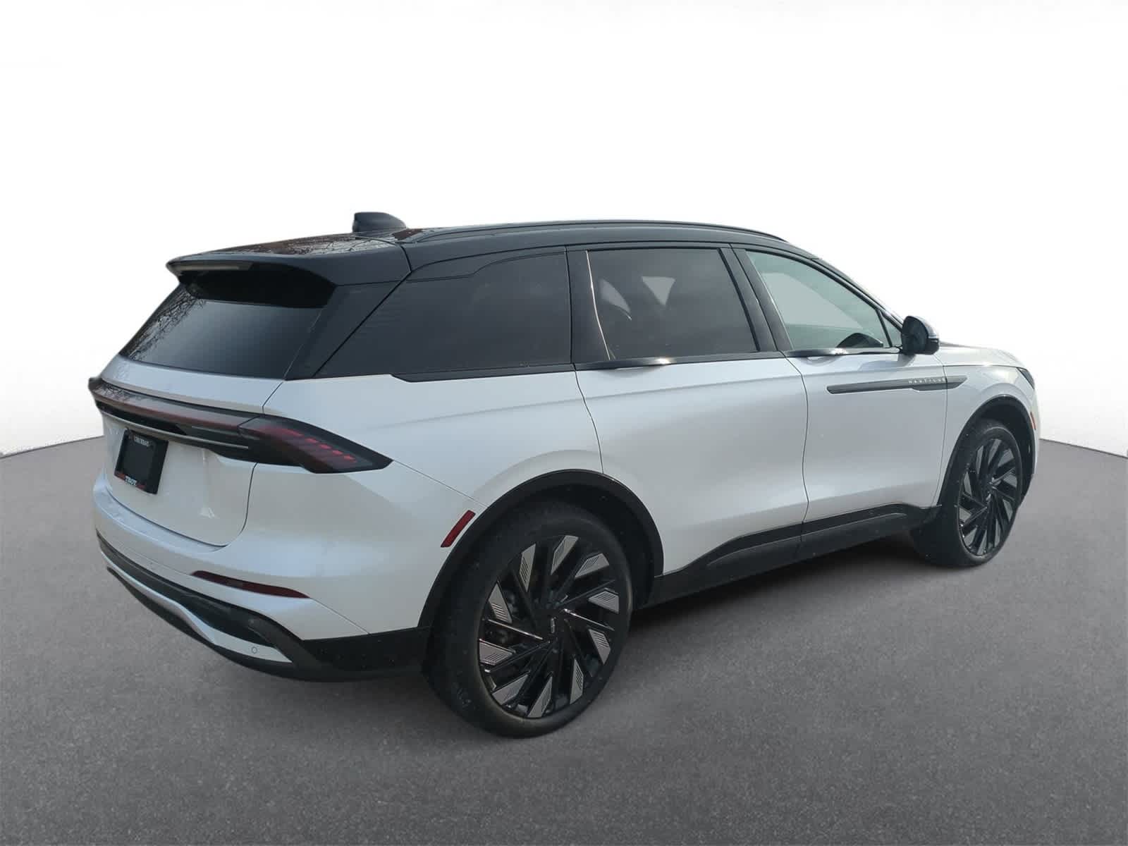 Thumbnail: 2025 Lincoln Nautilus - 8