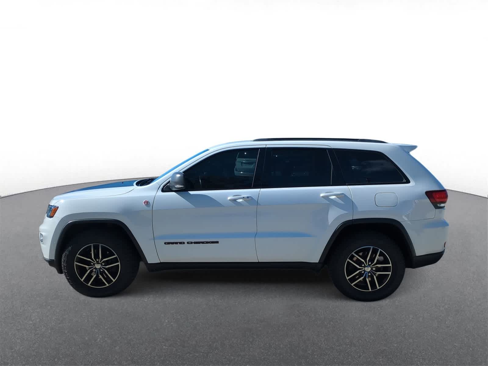 Thumbnail: 2018 Jeep Grand Cherokee - 5