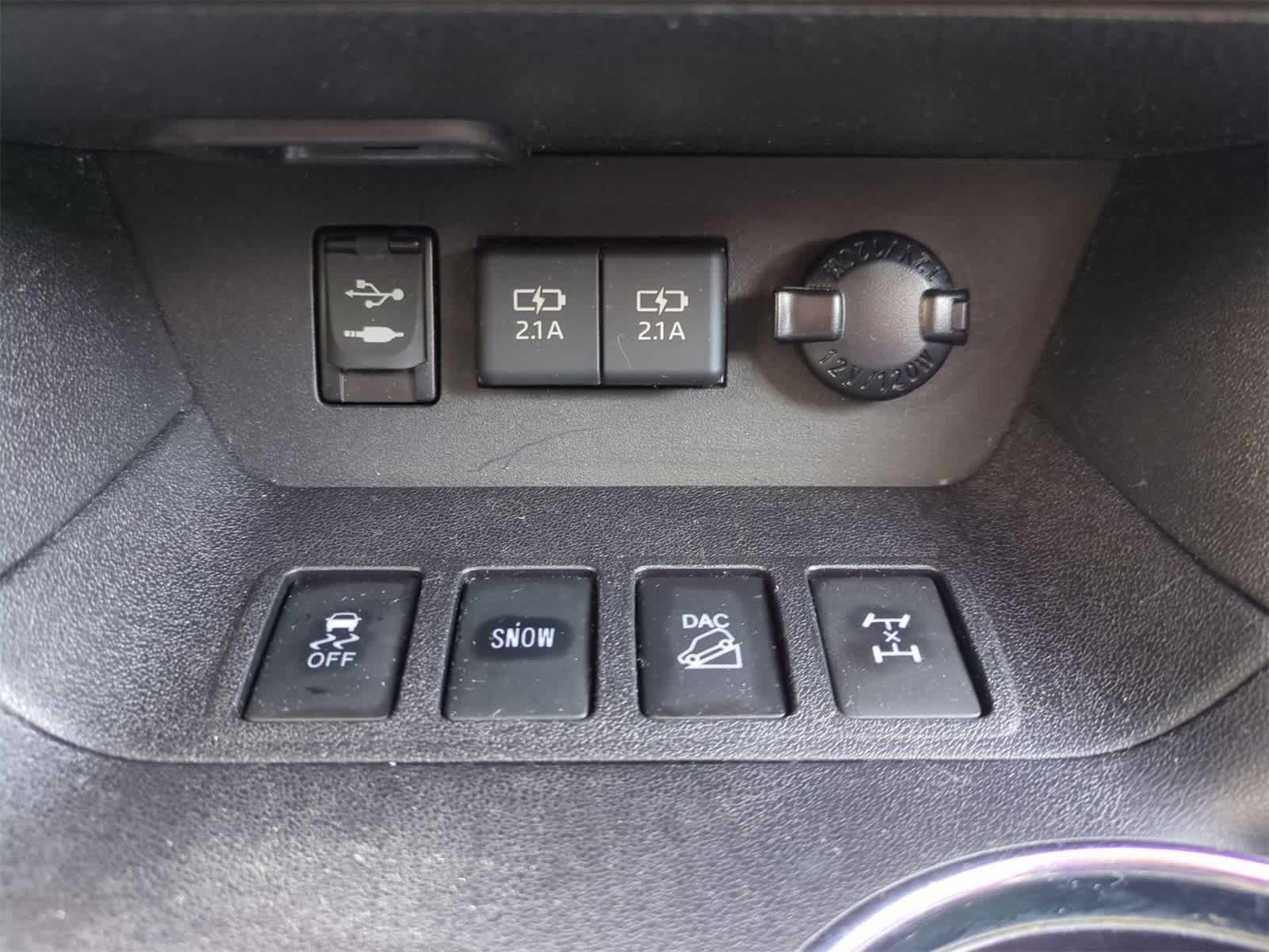 Thumbnail: 2019 Toyota Highlander - 31