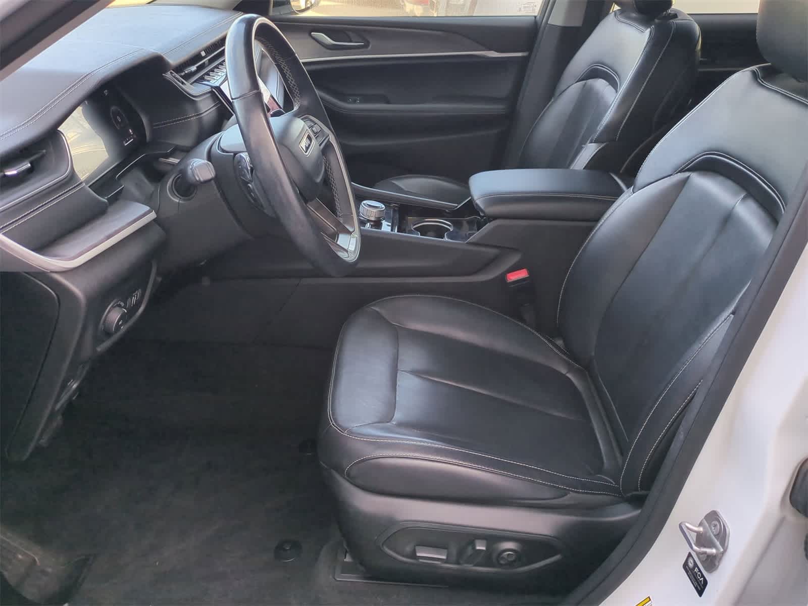 Thumbnail: 2022 Jeep Grand Cherokee L - 16