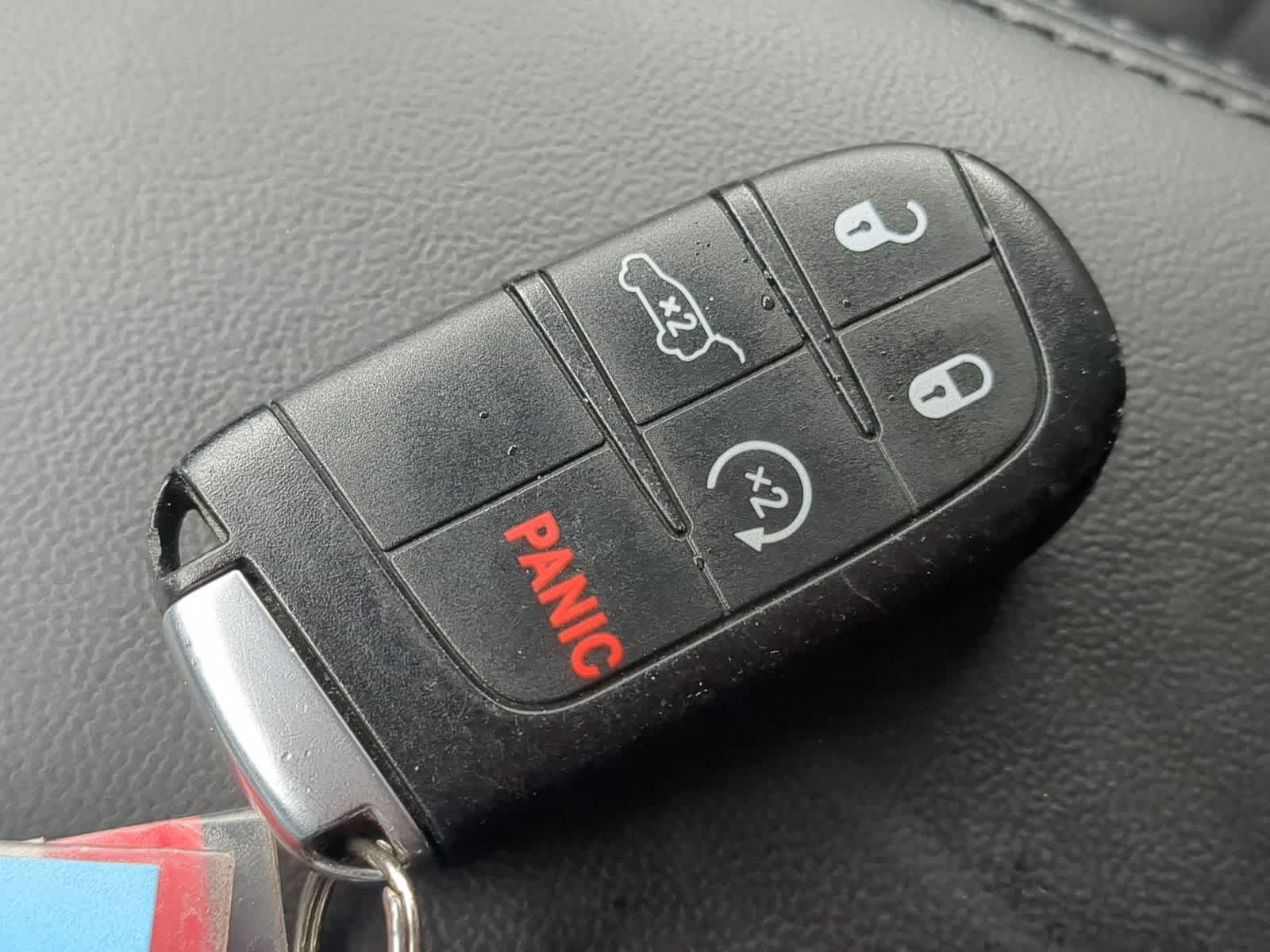 Thumbnail: 2022 Jeep Grand Cherokee - 32