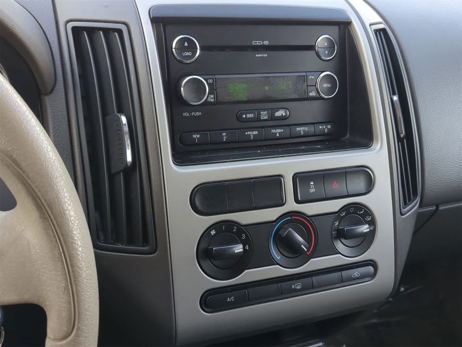 Thumbnail: 2010 Ford Edge - 32