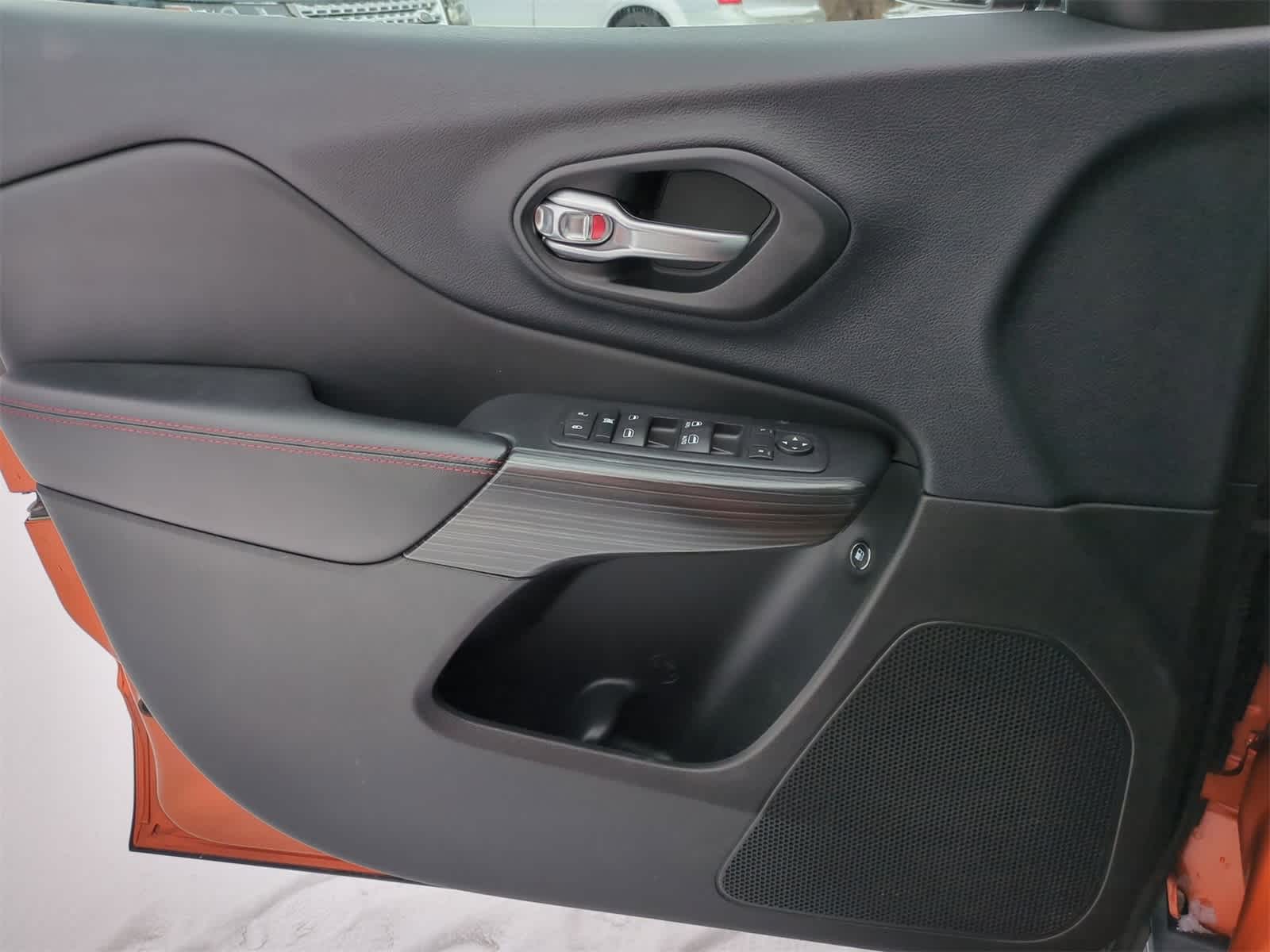 Thumbnail: 2015 Jeep Cherokee - 30