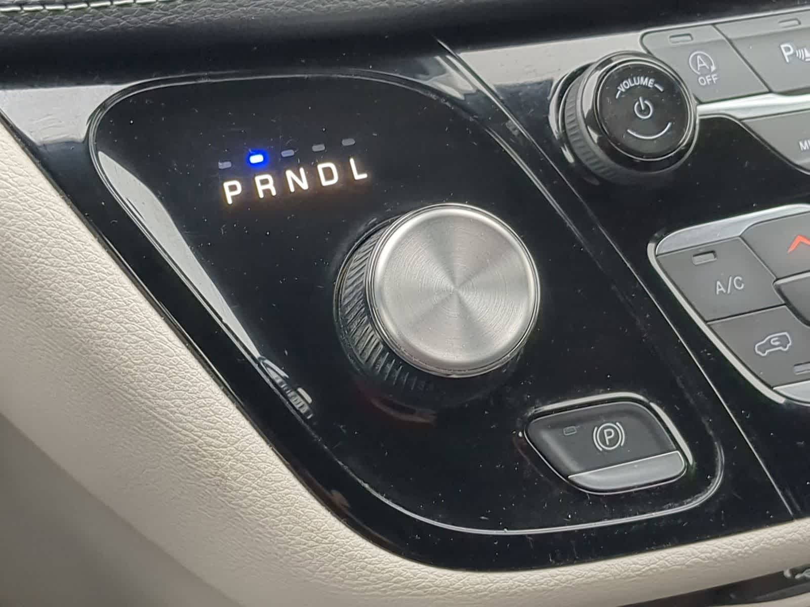 Thumbnail: 2023 Chrysler Pacifica - 30