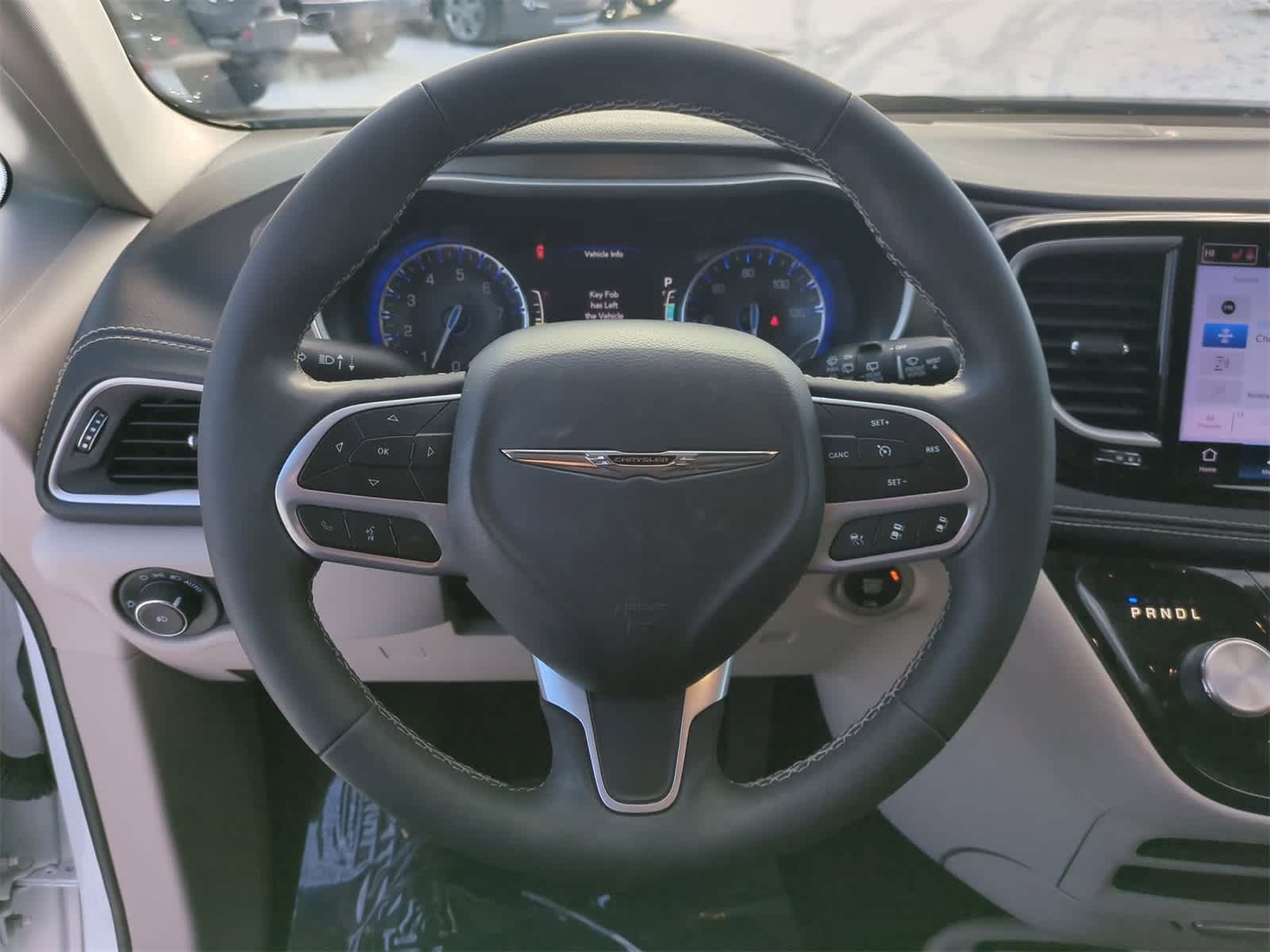 Thumbnail: 2023 Chrysler Pacifica - 22