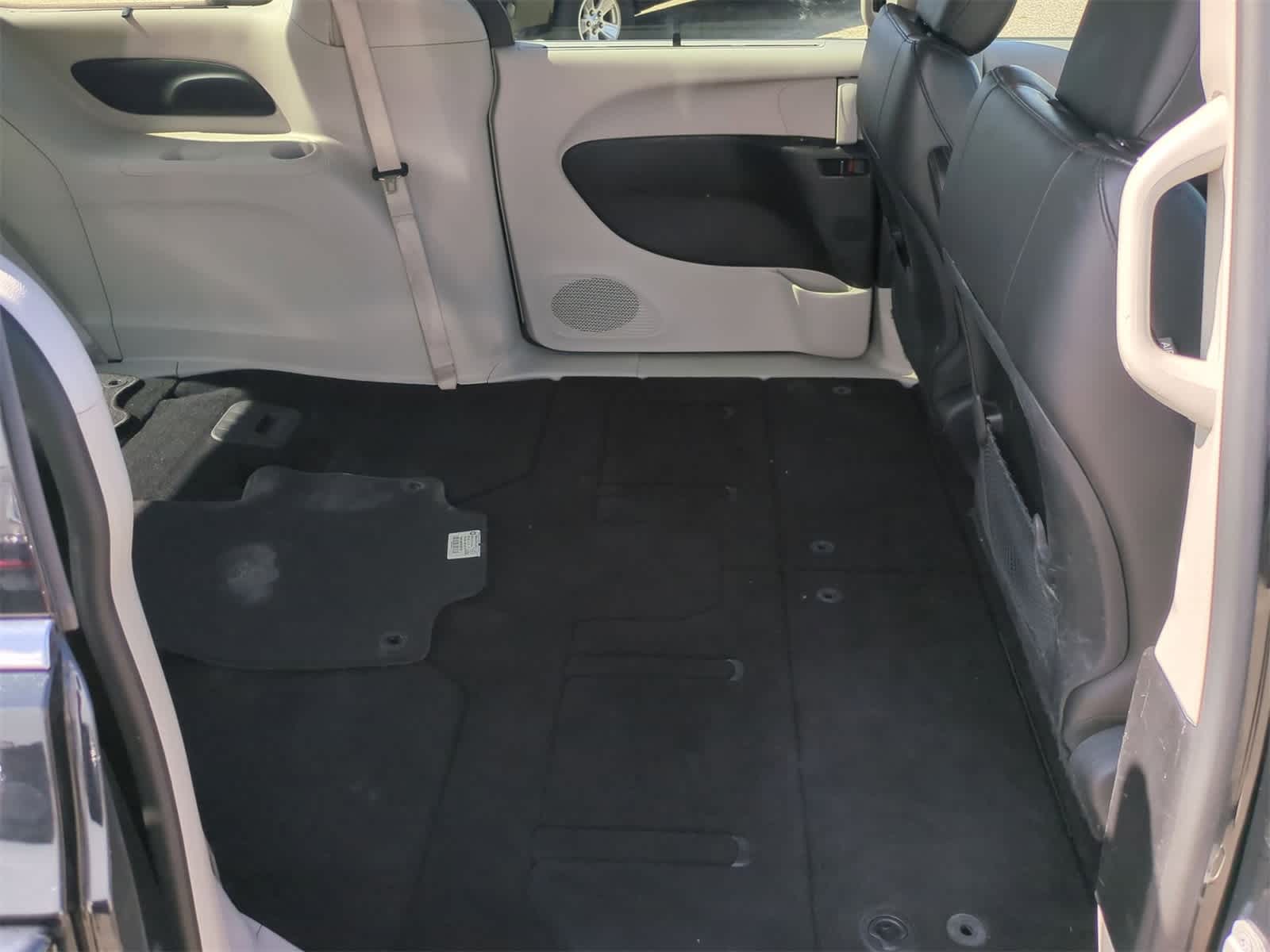 Thumbnail: 2019 Chrysler Pacifica - 21