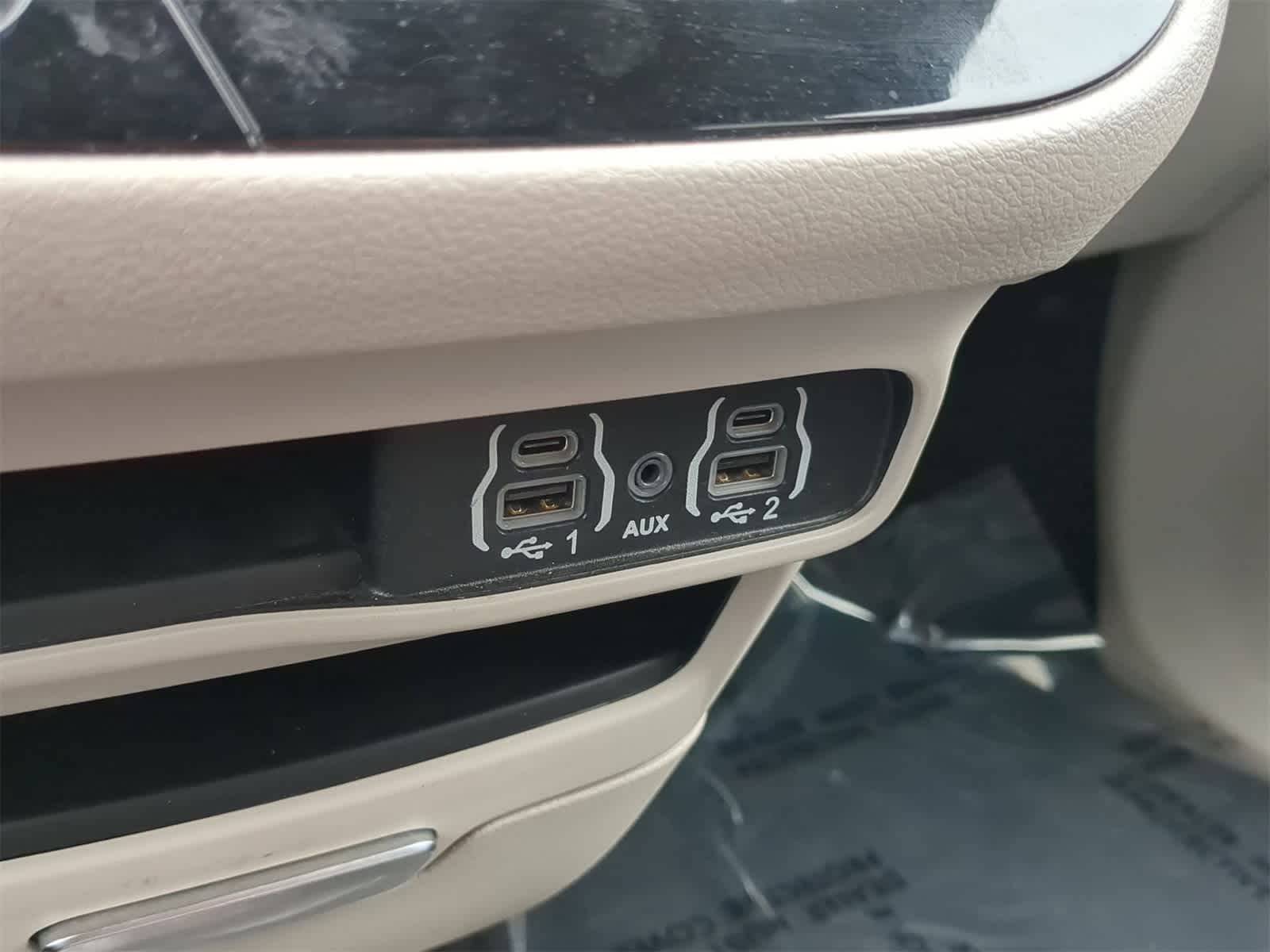 Thumbnail: 2023 Chrysler Pacifica - 29