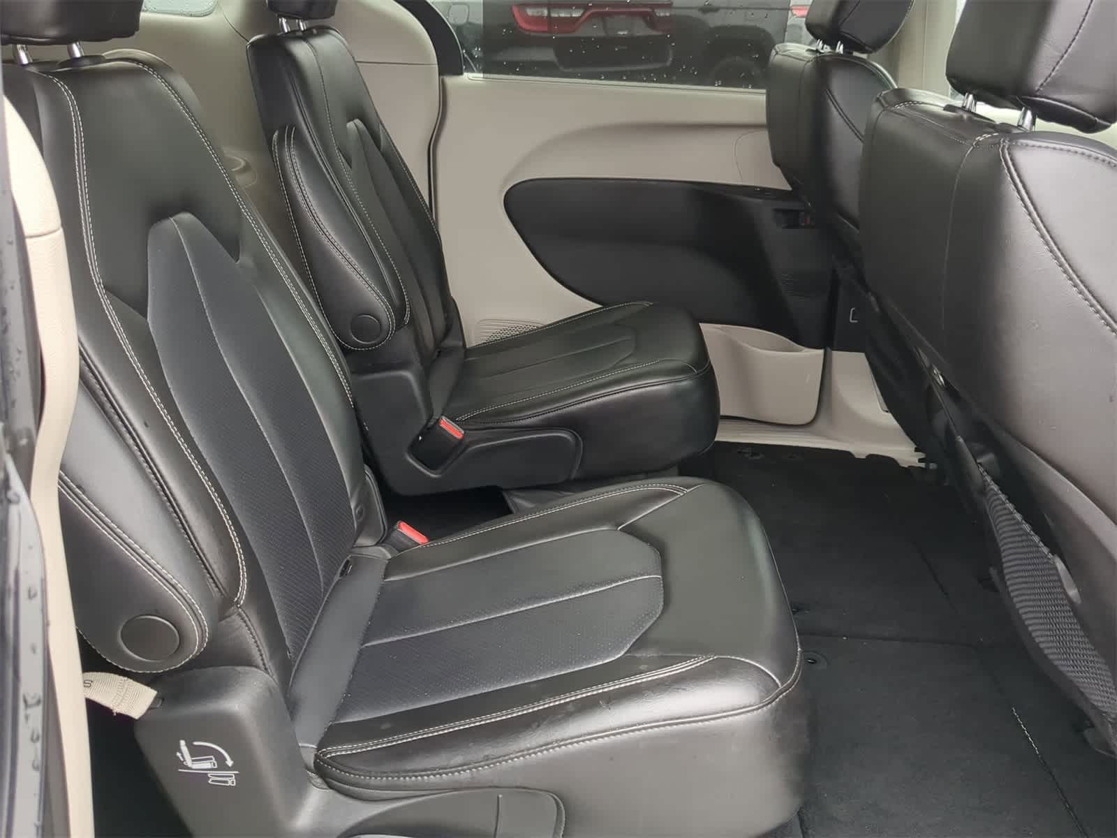 Thumbnail: 2023 Chrysler Pacifica - 20