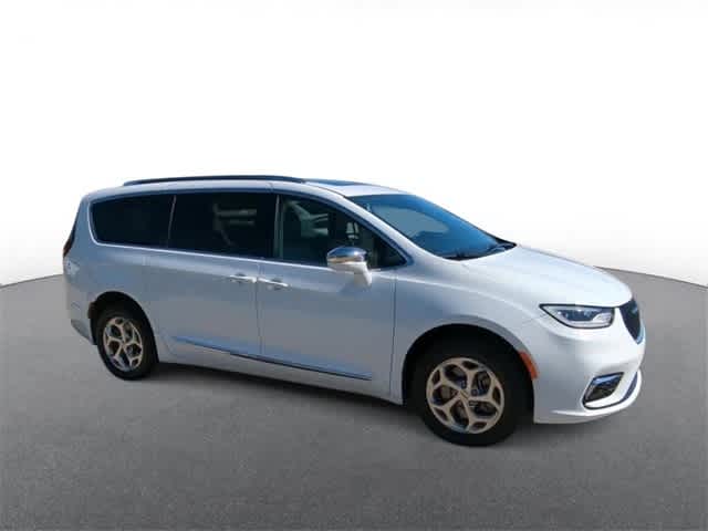 Used 2021 Chrysler Pacifica Limited with VIN 2C4RC3GG9MR595221 for sale in Troy, MI