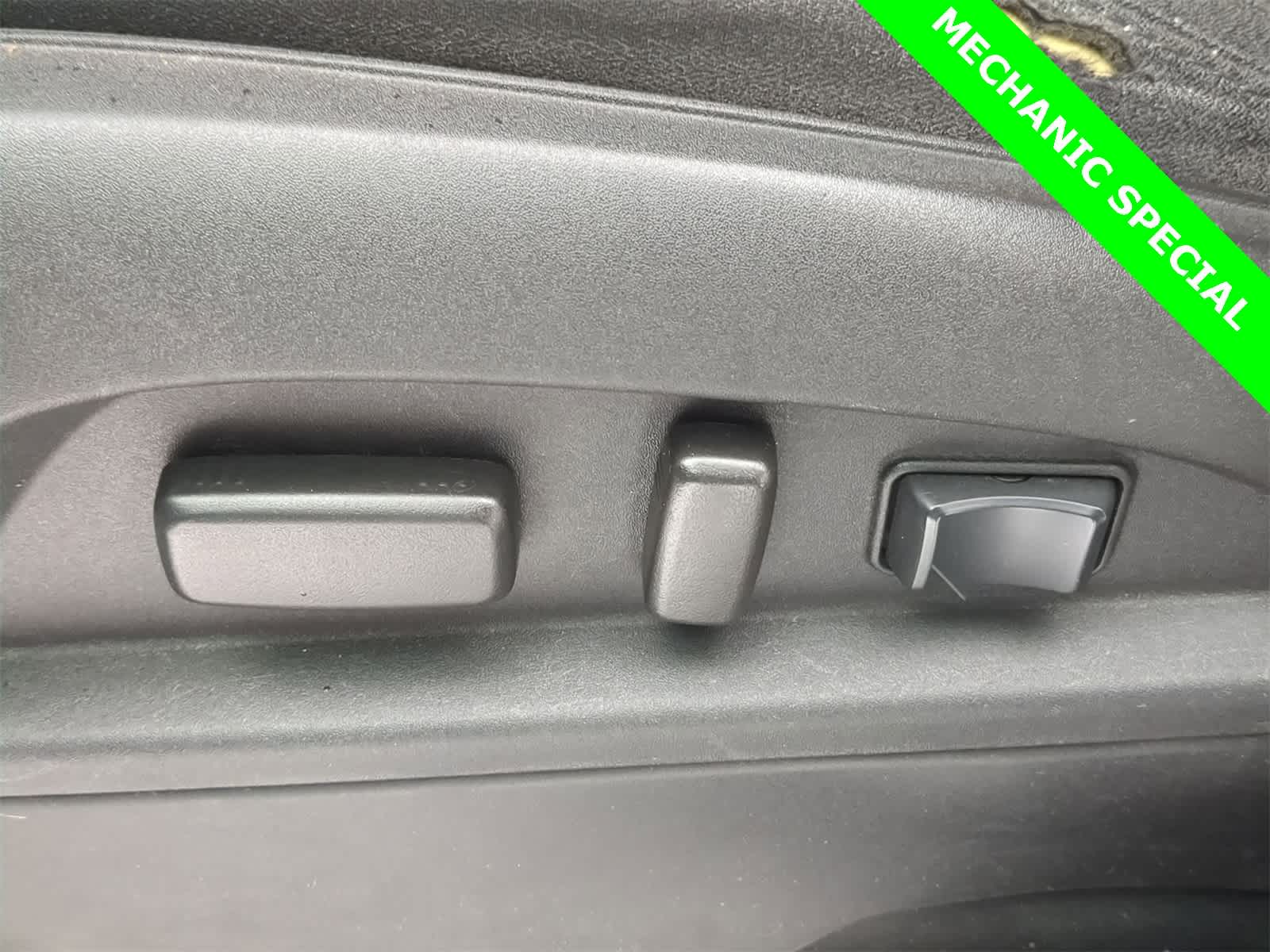 Thumbnail: 2013 Chevrolet Equinox - 24