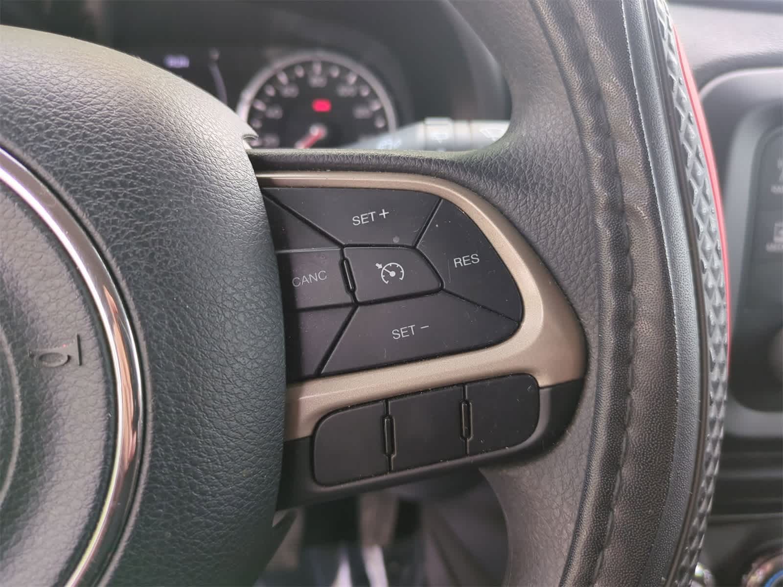 Thumbnail: 2017 Jeep Renegade - 22