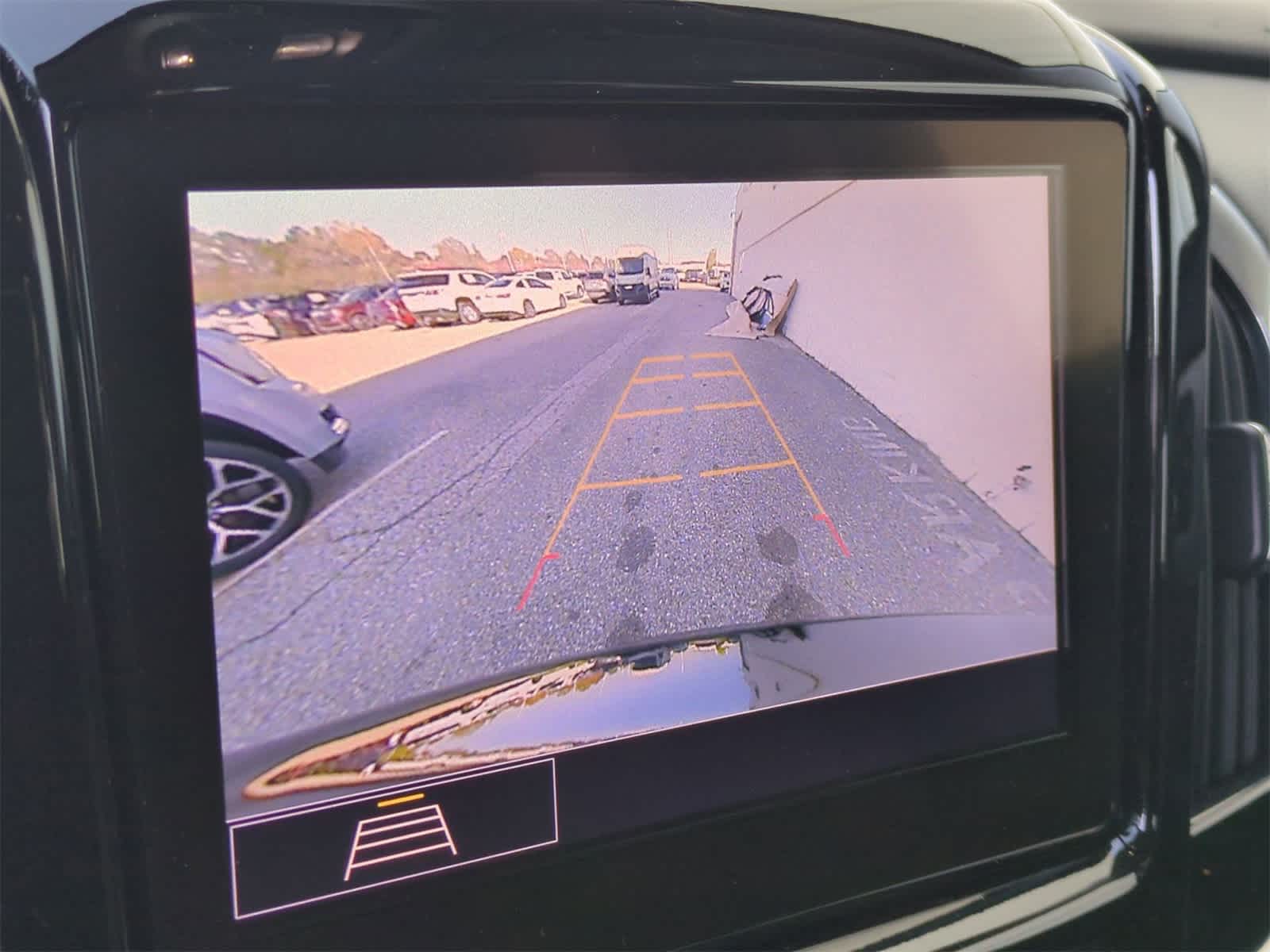 Thumbnail: 2020 Chevrolet Traverse - 29