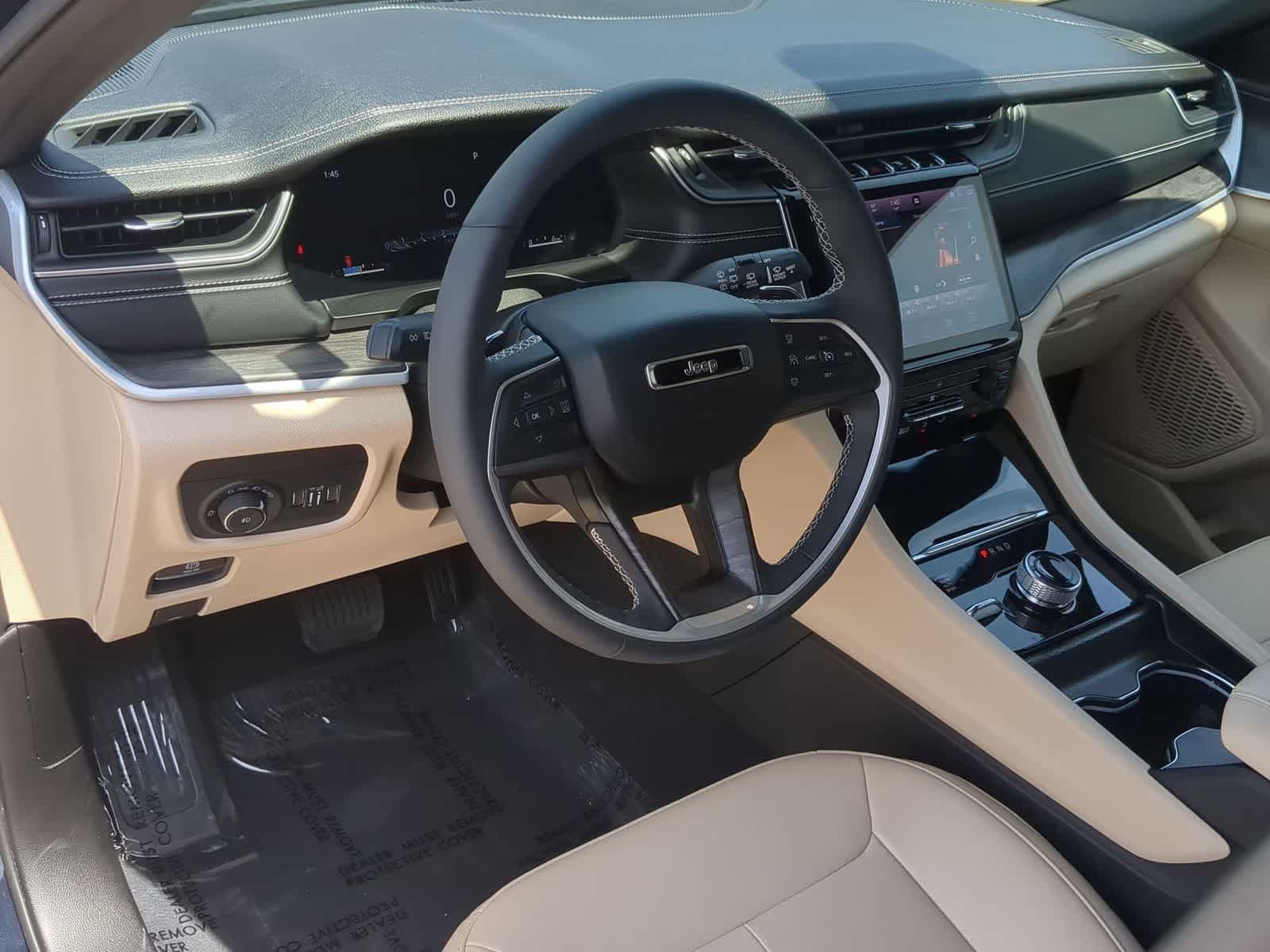 Thumbnail: 2024 Jeep Grand Cherokee - 10