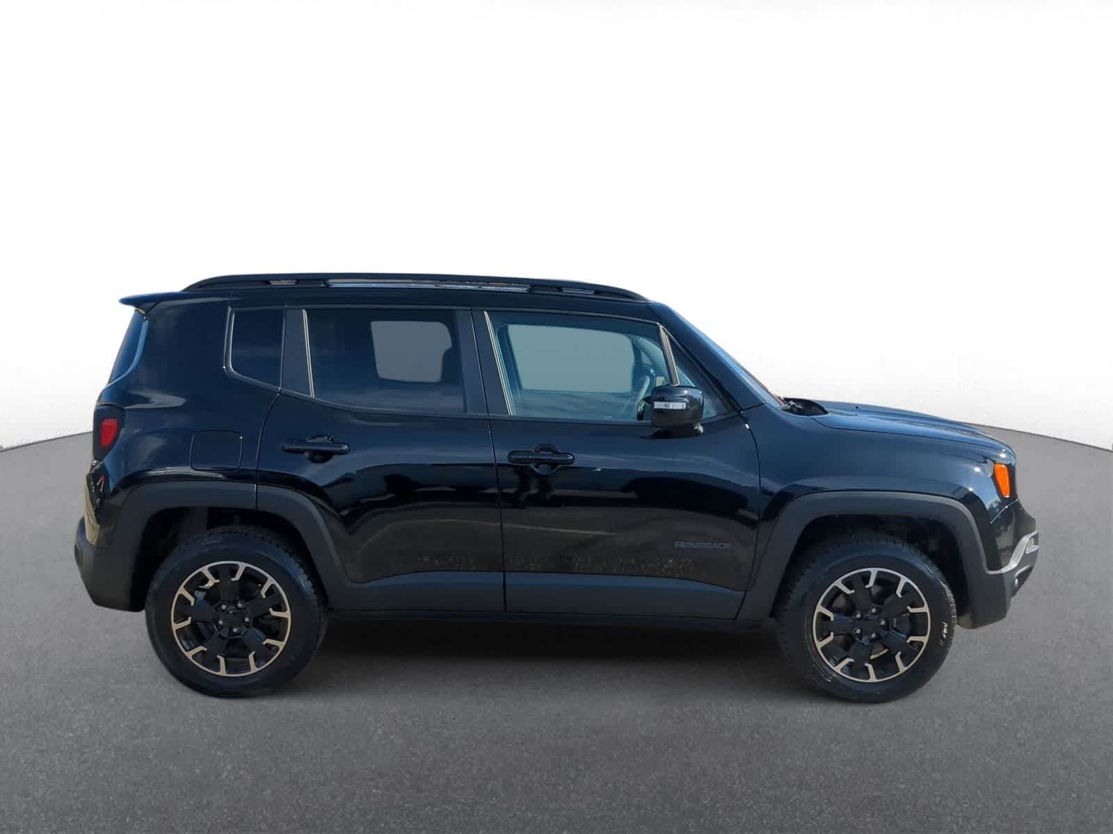Thumbnail: 2023 Jeep Renegade - 9