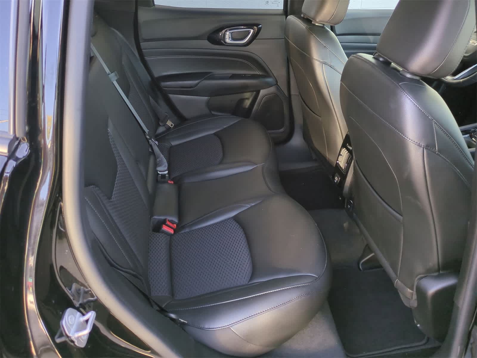 Thumbnail: 2022 Jeep Compass - 20