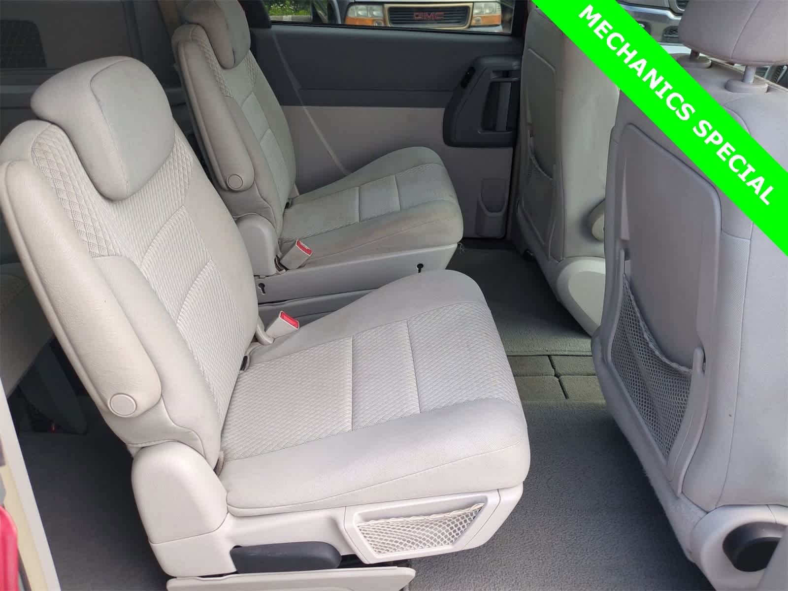 Thumbnail: 2009 Chrysler Town & Country - 18