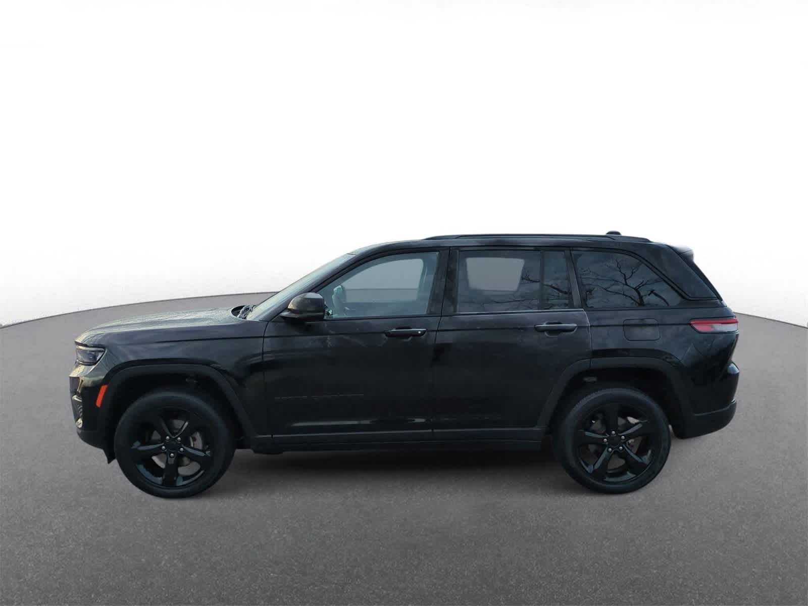Thumbnail: 2023 Jeep Grand Cherokee - 5